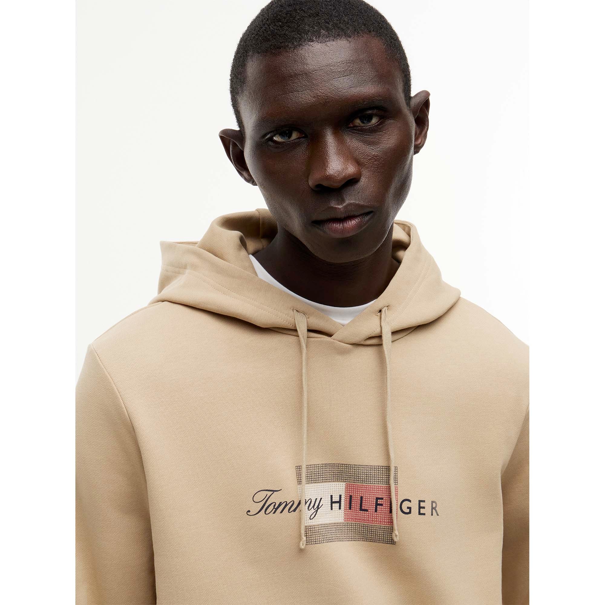 SCRIPT_FLAG_HOODIE_MW0MW43220_AEG_Image_5