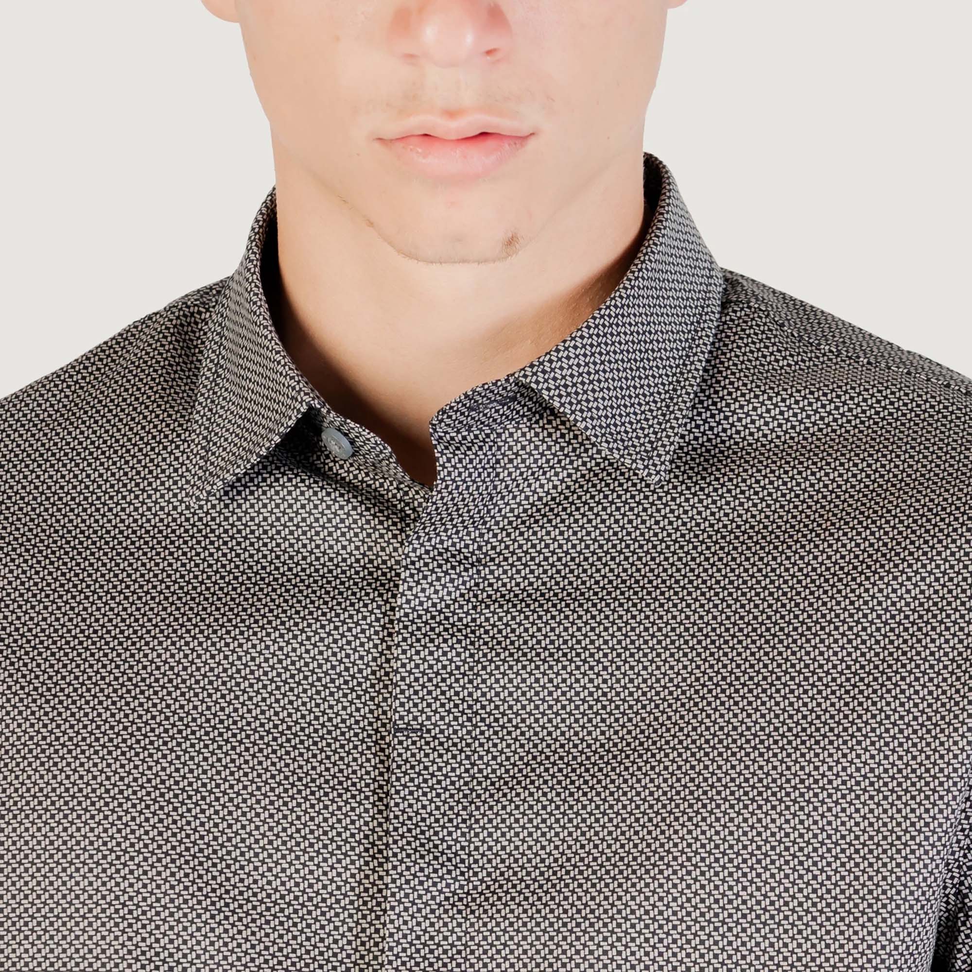 SHIRT_XM000625AF13184_FB073_Image_3