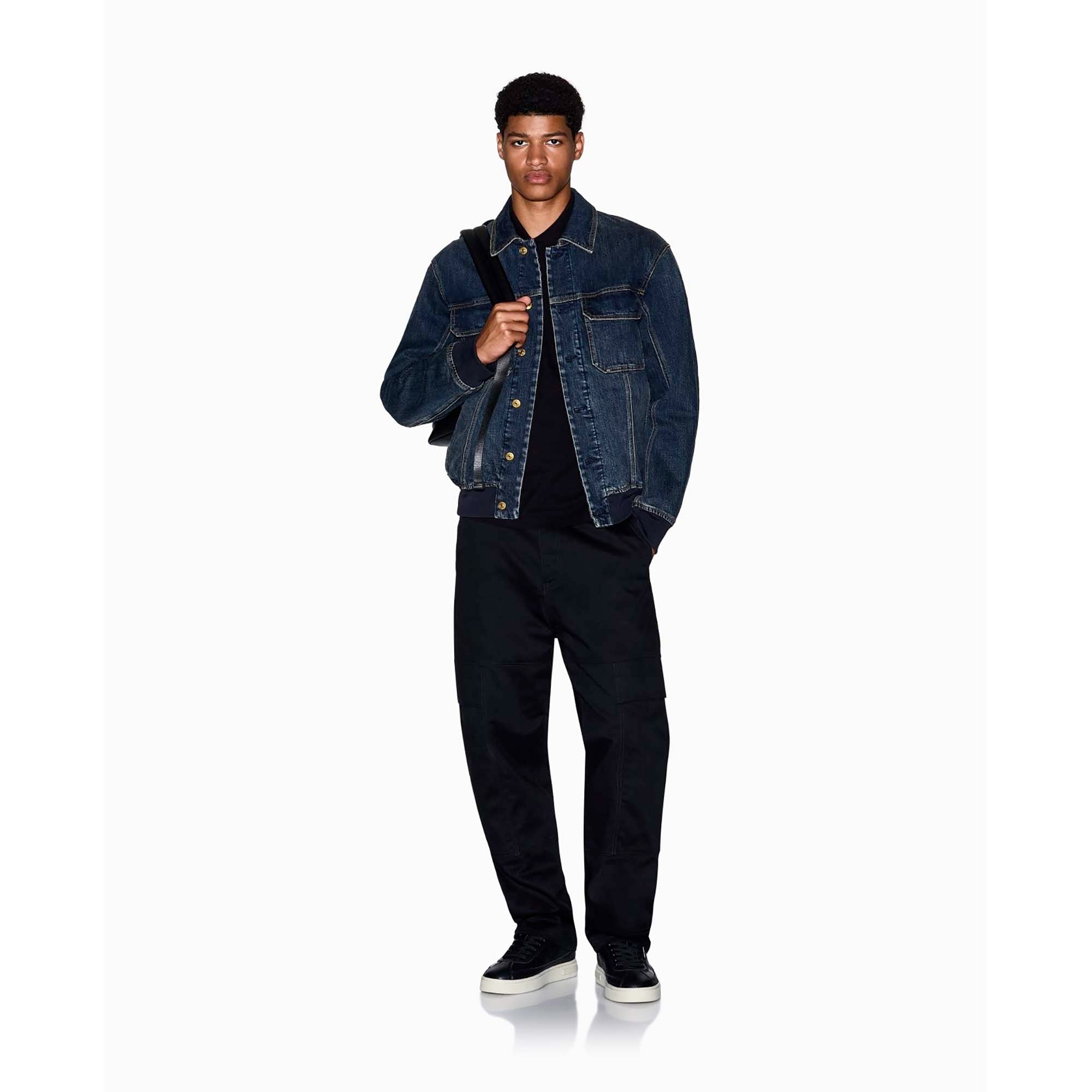 SHIRT_XM001349AF16246_UC001_Image_5