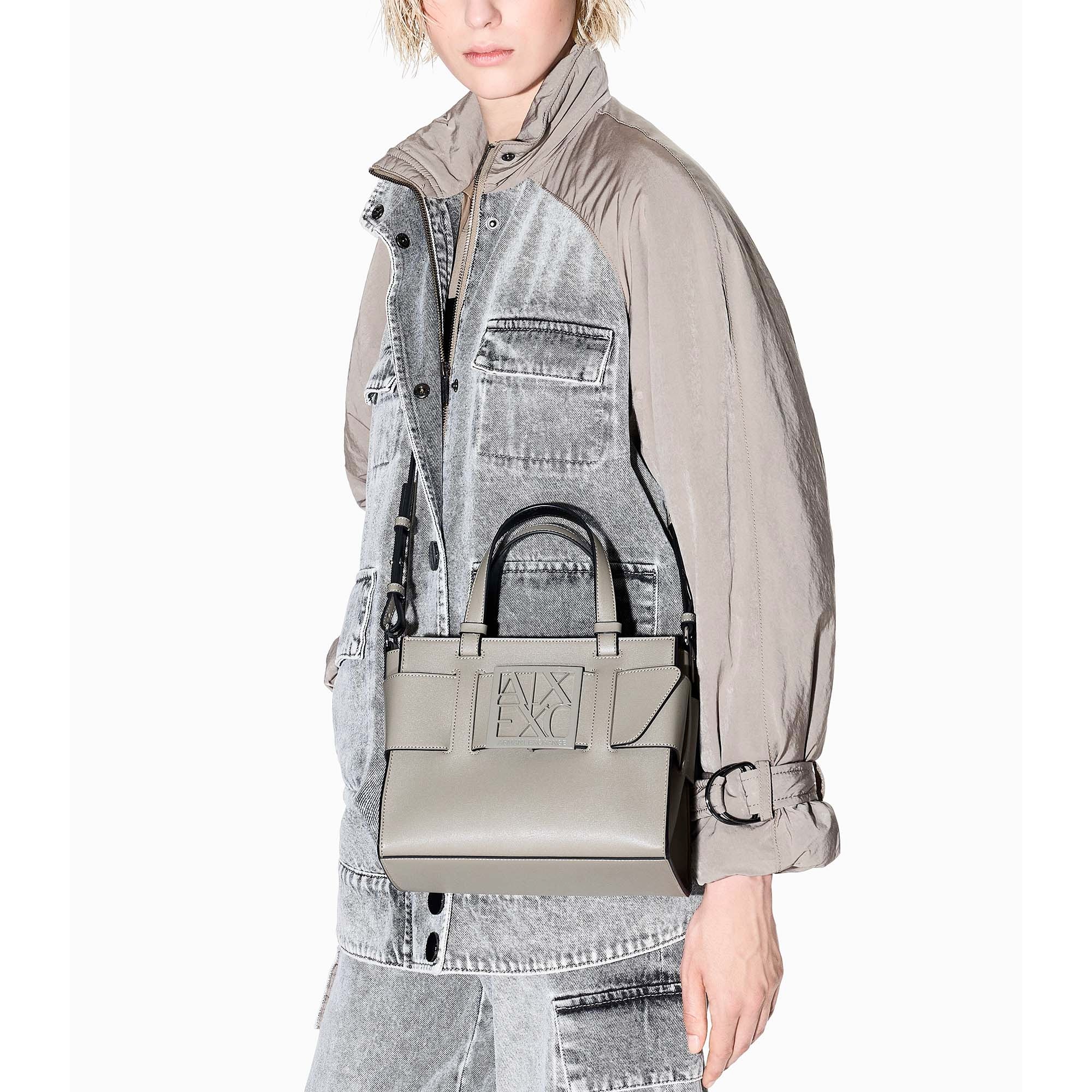 SHOPPING_BAG_9426900A874_U6242_Image_7