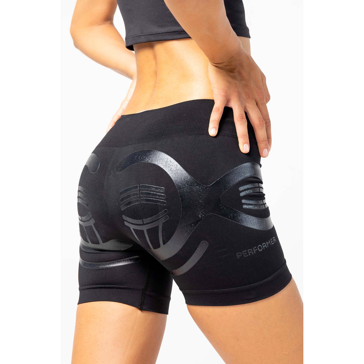 SHORTS_PERFORMER_WOMAN_FLPER_001_Image_4