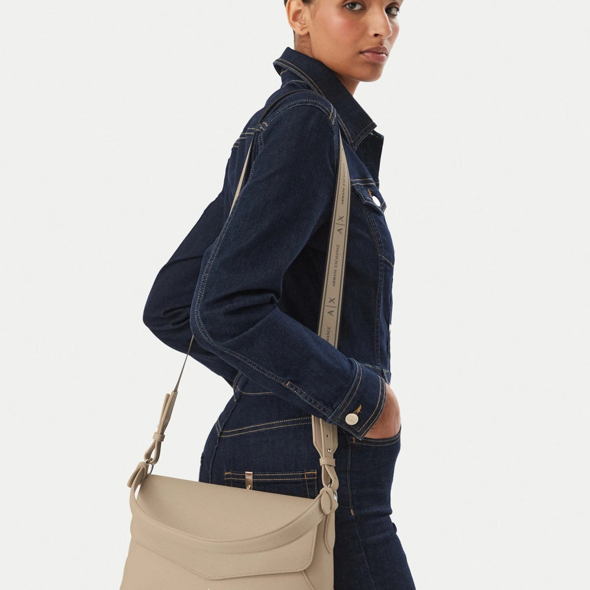 SHOULDER_BAG_XW003145AF26569_U6208_Image_2