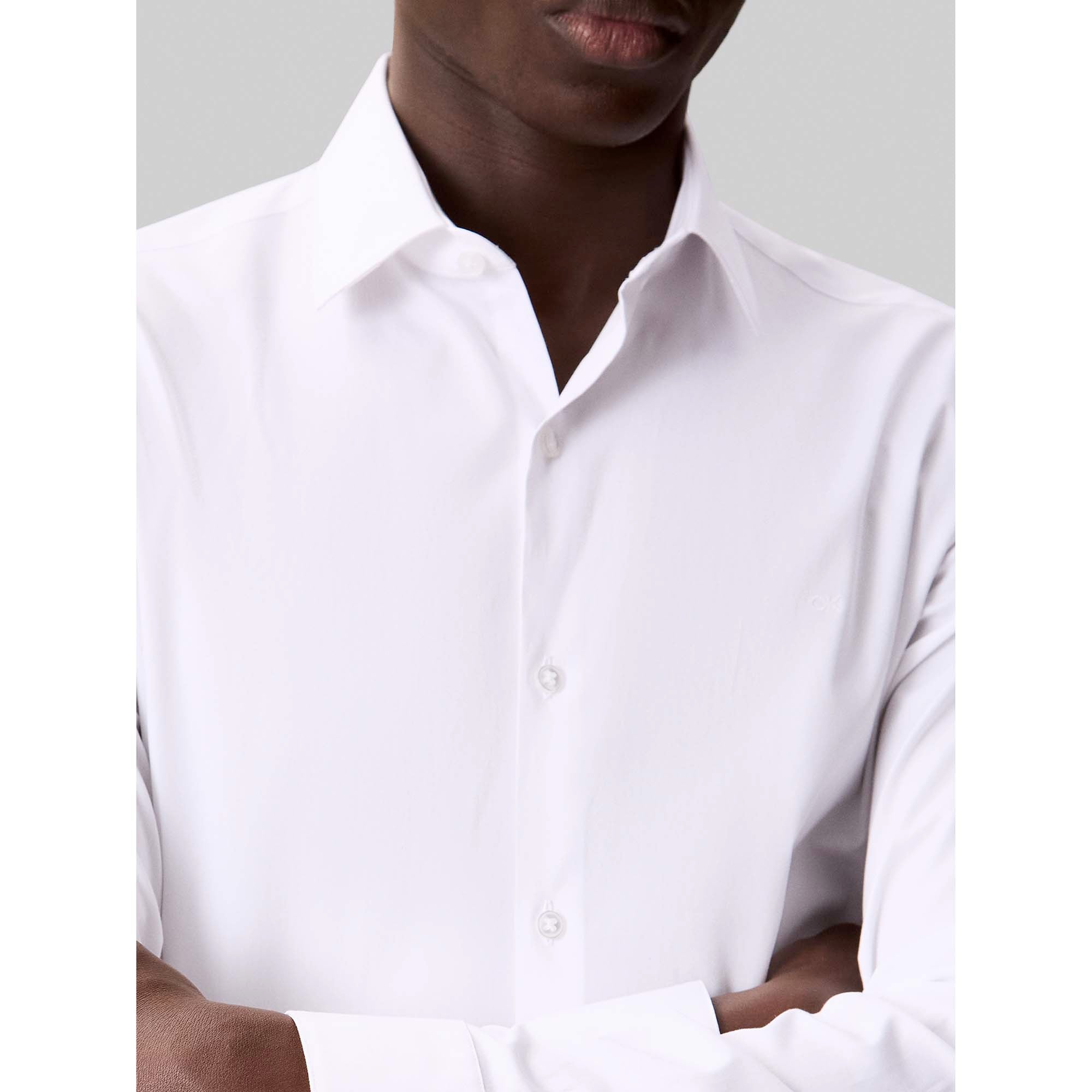 SLIM_ESNTL_POPLIN_NO_LV019EU000_XO0_Image_3