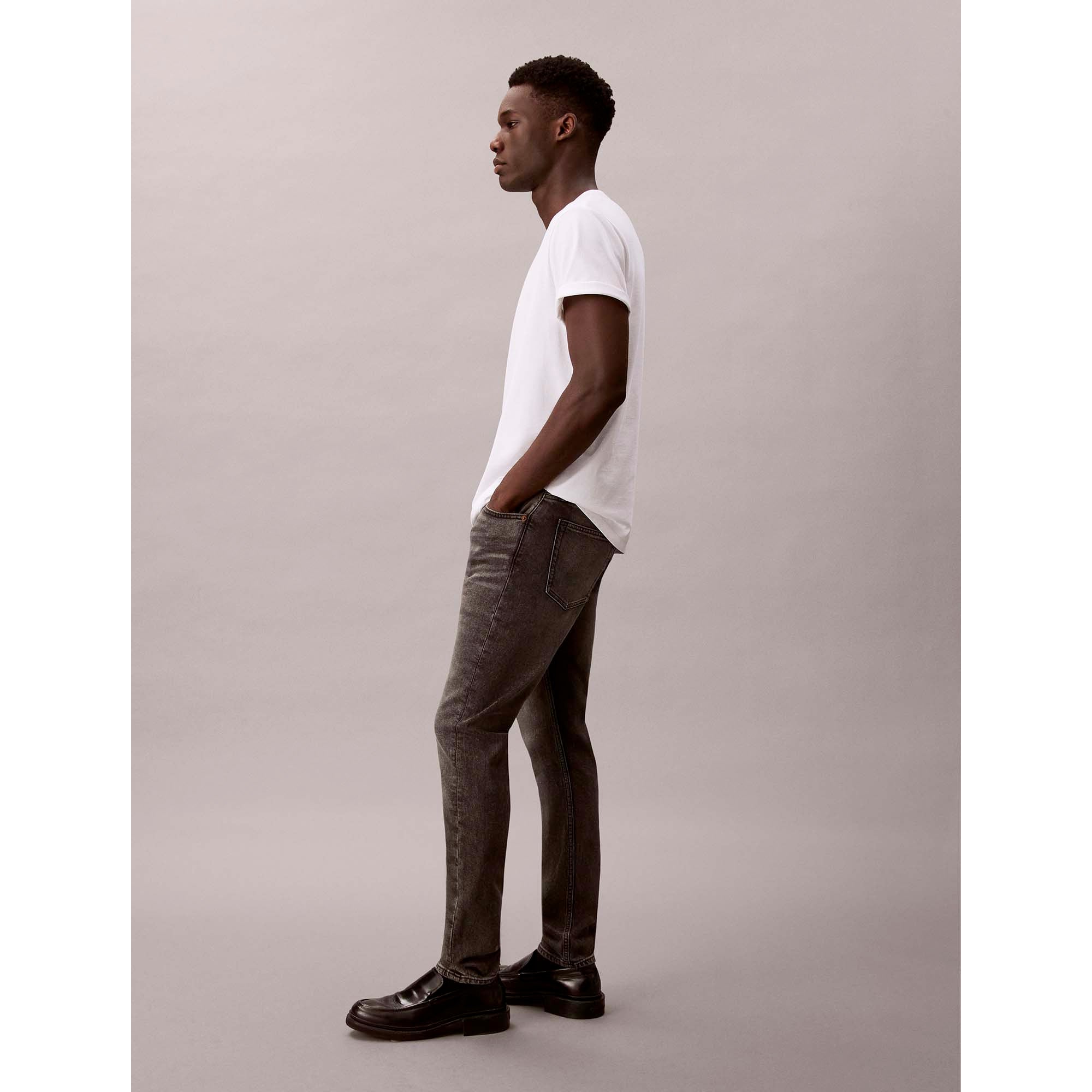 SLIM_TAPER_HEARST_GR_LV04RD702G_ZY3_Image_2