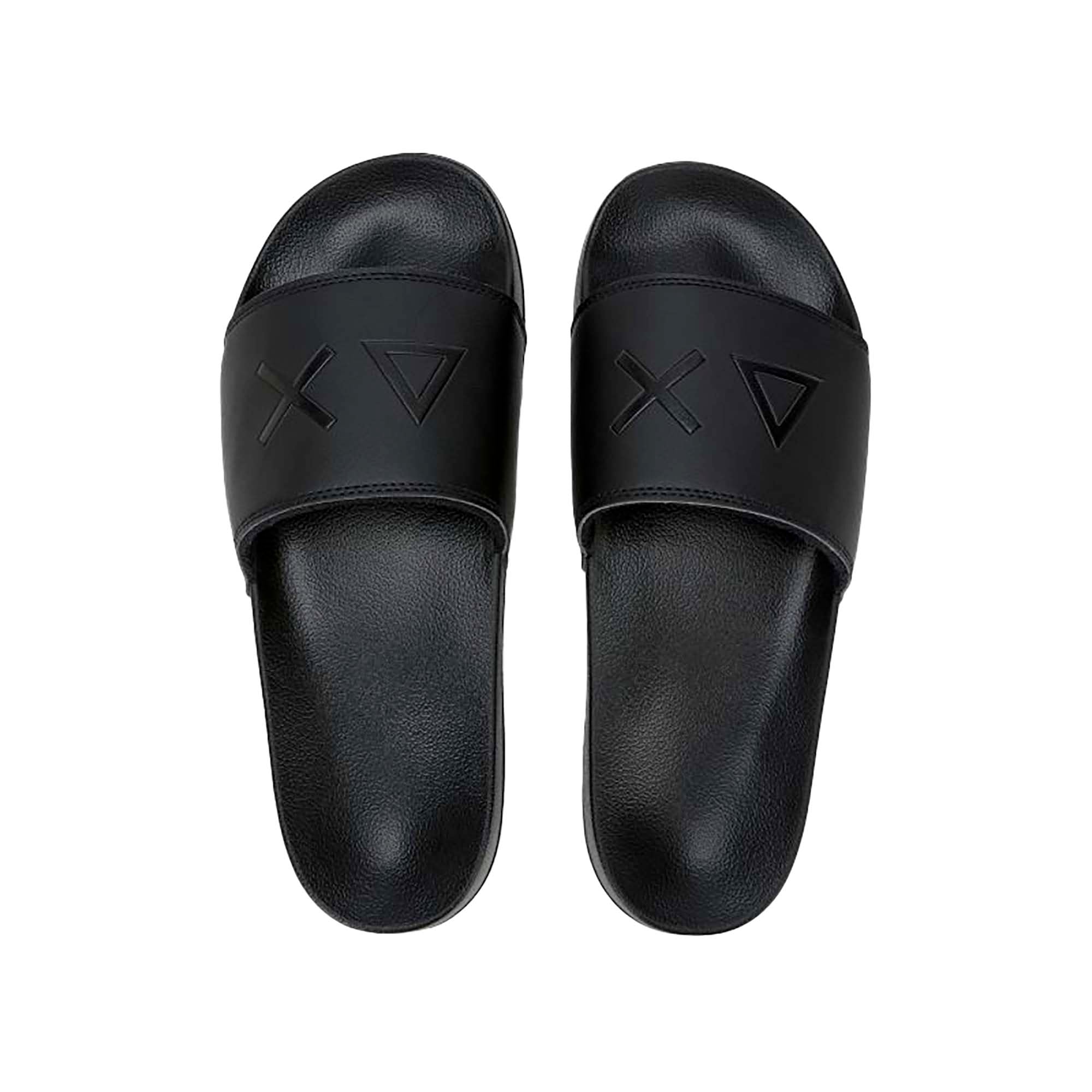 SLIPPERS_LOGO_X36110_11_Image_1