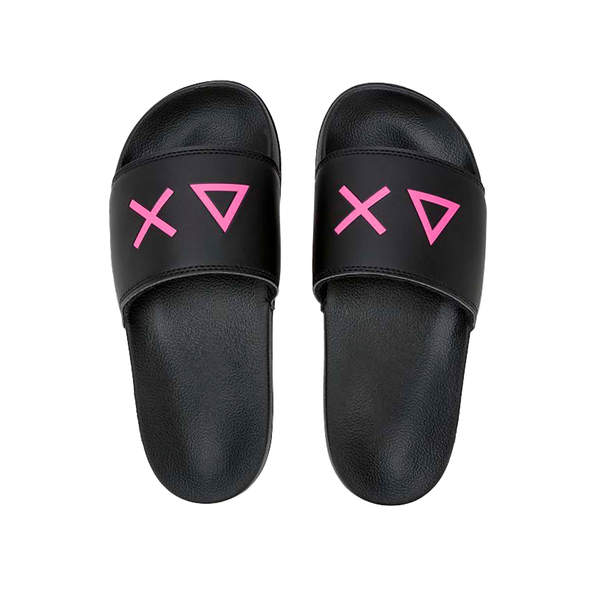 SLIPPERS_LOGO_X36210_11_Image_1