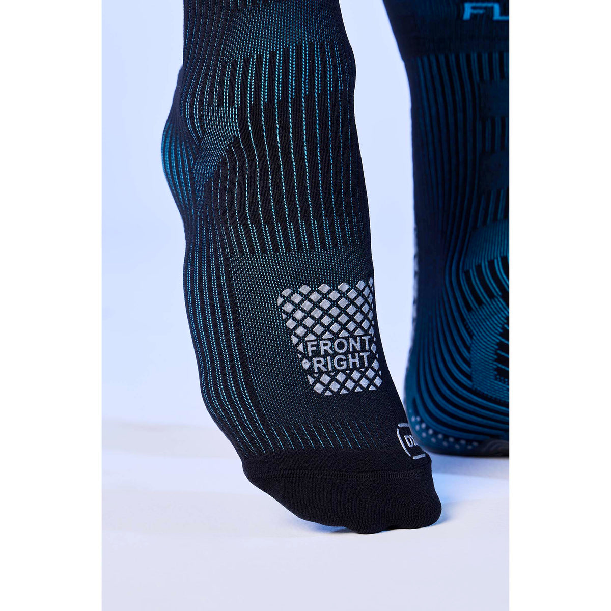 SOCKS_RUN_UP_MEDIUM_BEYOND_FLRM25BY_015_Image_4