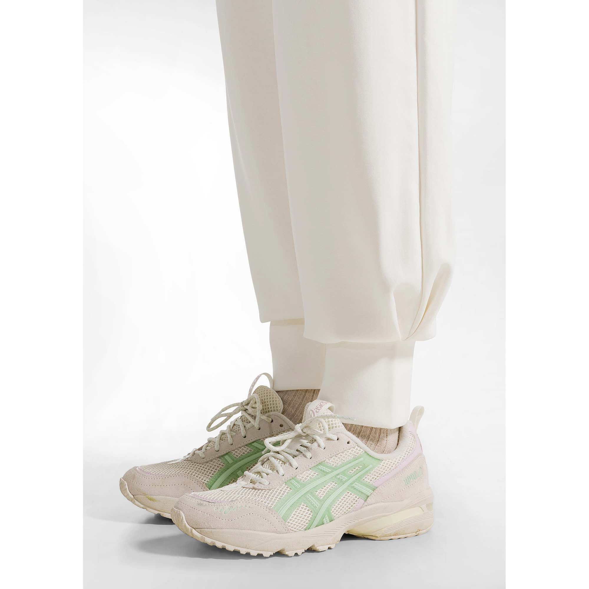 SOFT_TOUCH_JOGGER_PANTS_D12008_18001_Image_5