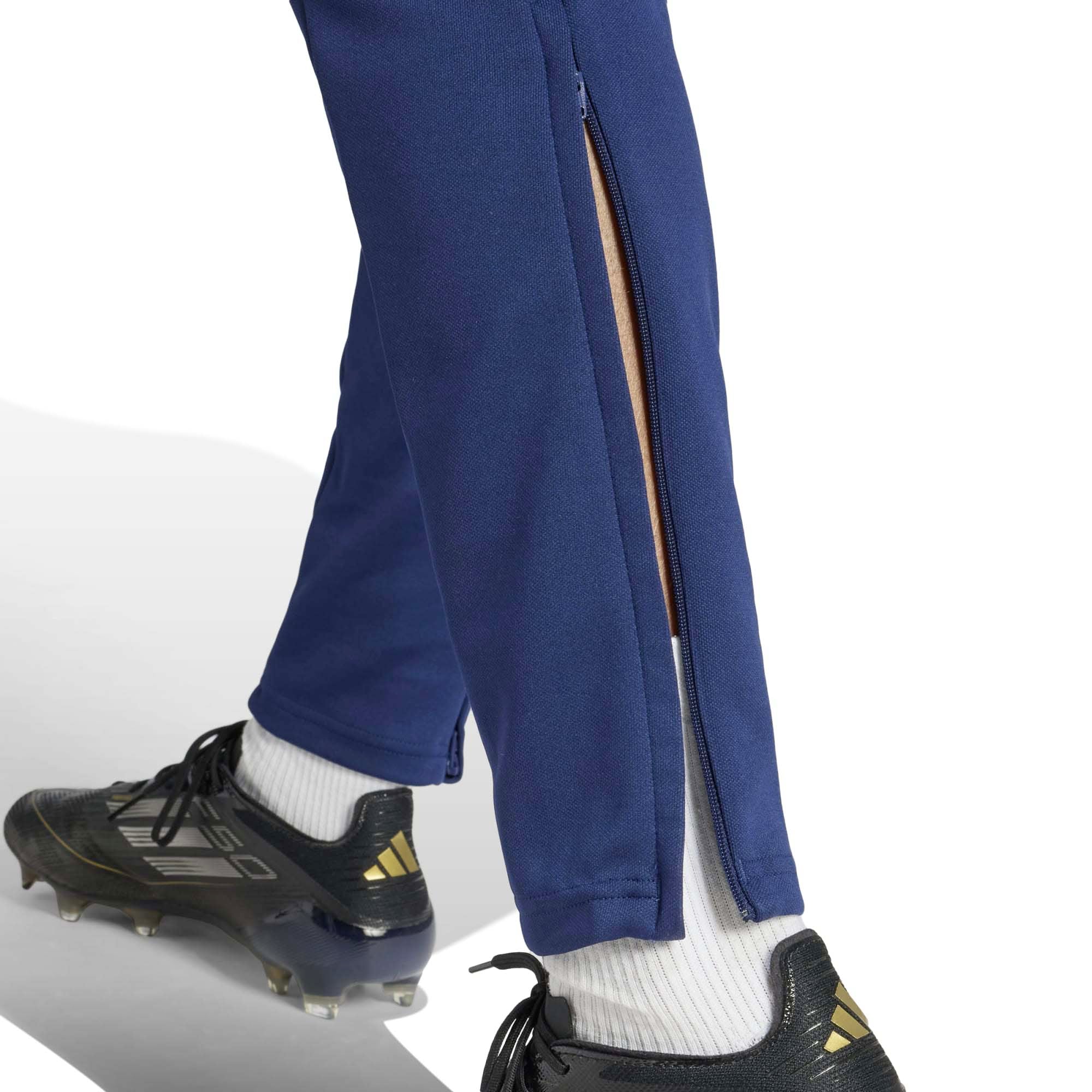 SQ25_TR_PNT_W_JD4815_TENABLW_Image_4