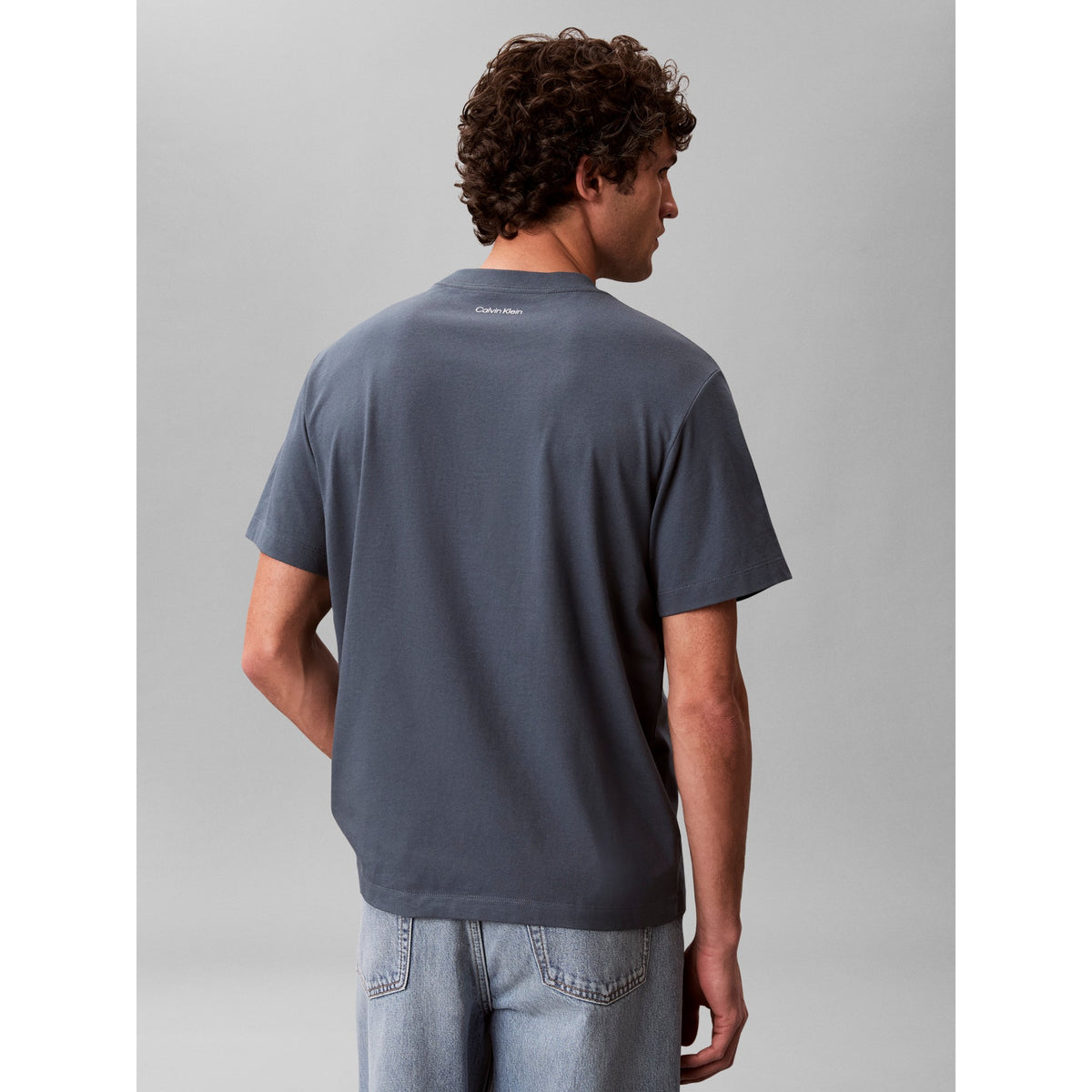 SS_20S_CALVINKLEIN_T_LV04RG815G_CEG_Image_3