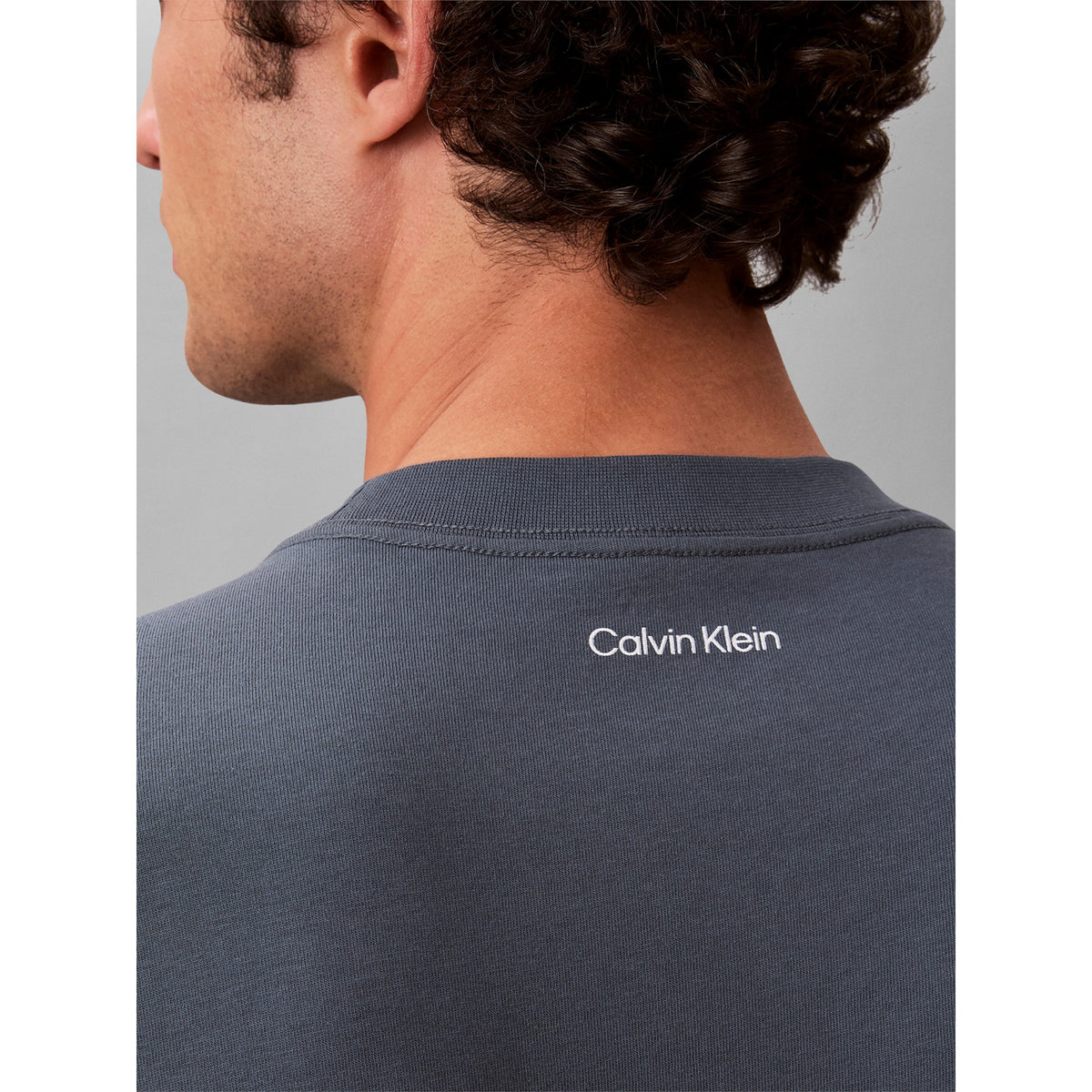 SS_20S_CALVINKLEIN_T_LV04RG815G_CEG_Image_5