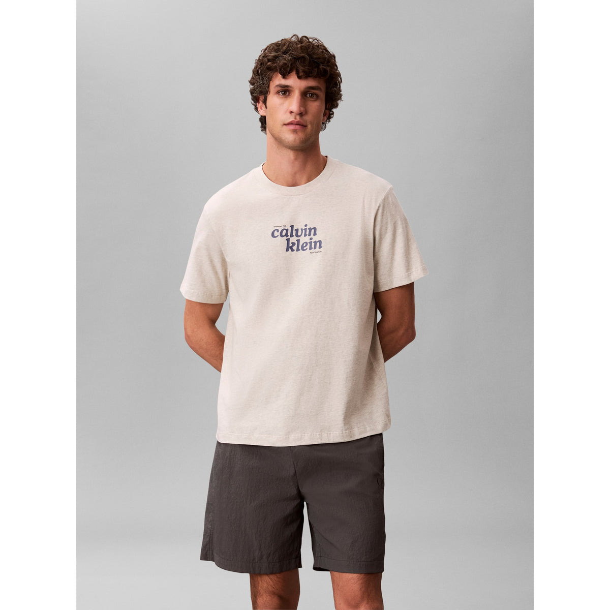 SS_20S_CALVINKLEIN_T_LV04RG815G_P4P_Image_2
