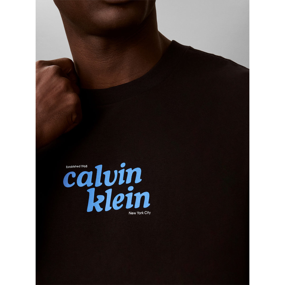 SS_20S_CALVINKLEIN_T_LV04RG815G_UB1_Image_4