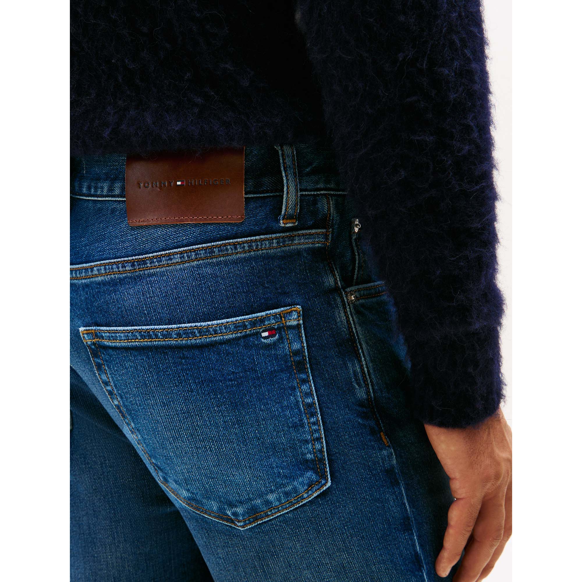 STRAIGHT_DENTON_STR_MW0MW40367_1A8_Image_4