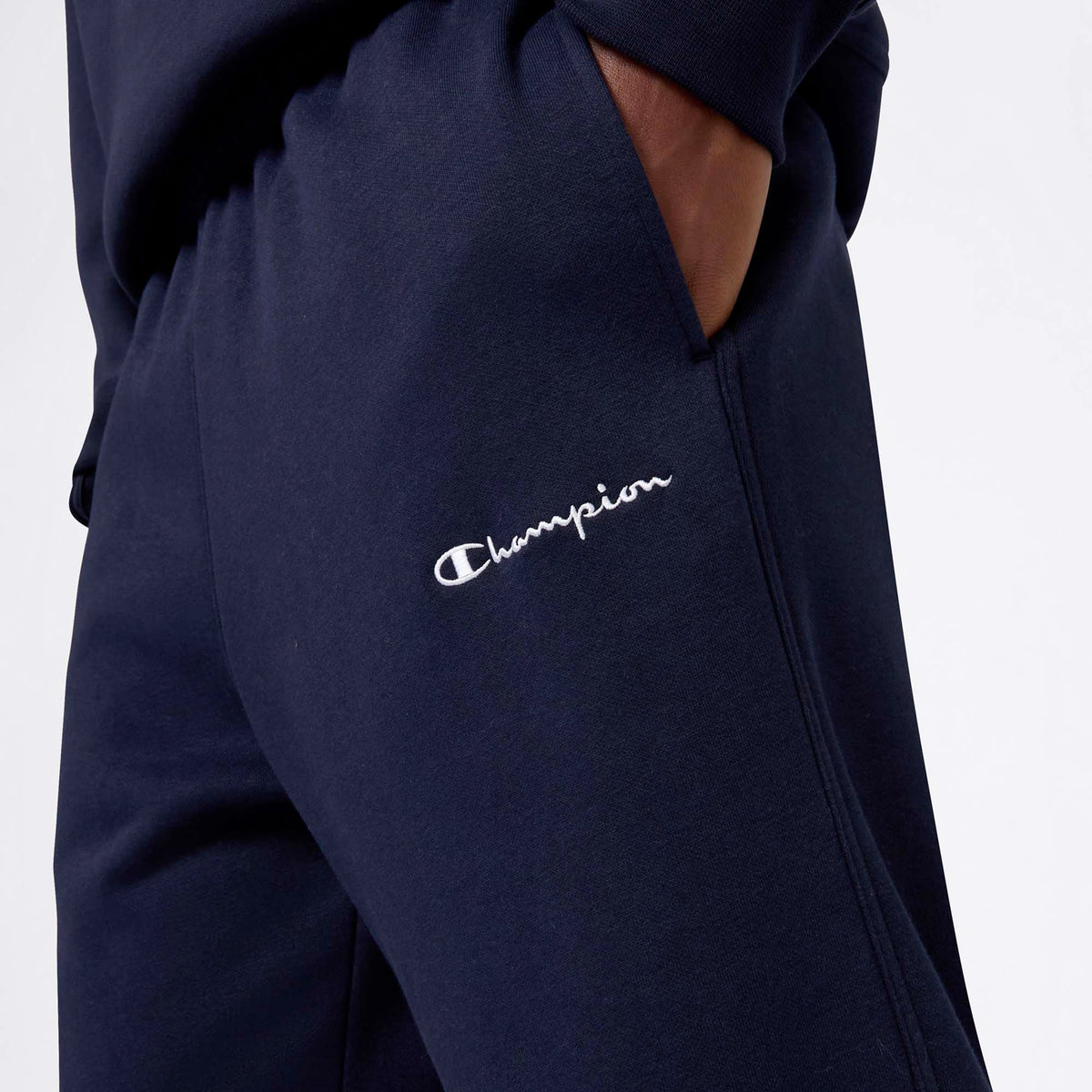 STRAIGHT_HEM_PANTS_221801_BS501_Image_4