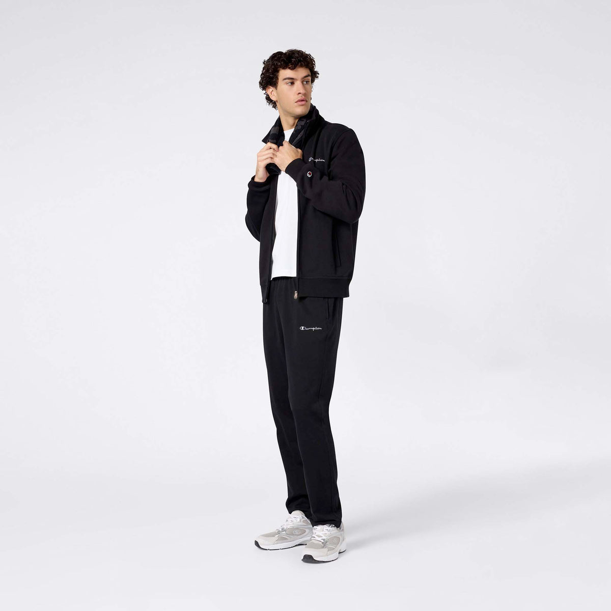 STRAIGHT_HEM_PANTS_221805_KK001_Image_4