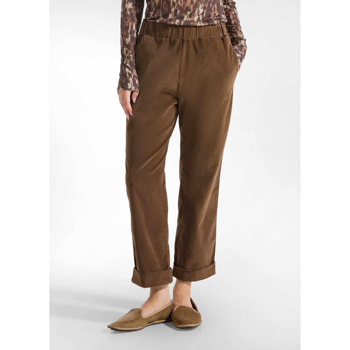 STRETCH_VELVET_STRAIGHT_PANTS_D12767_26123_Image_3