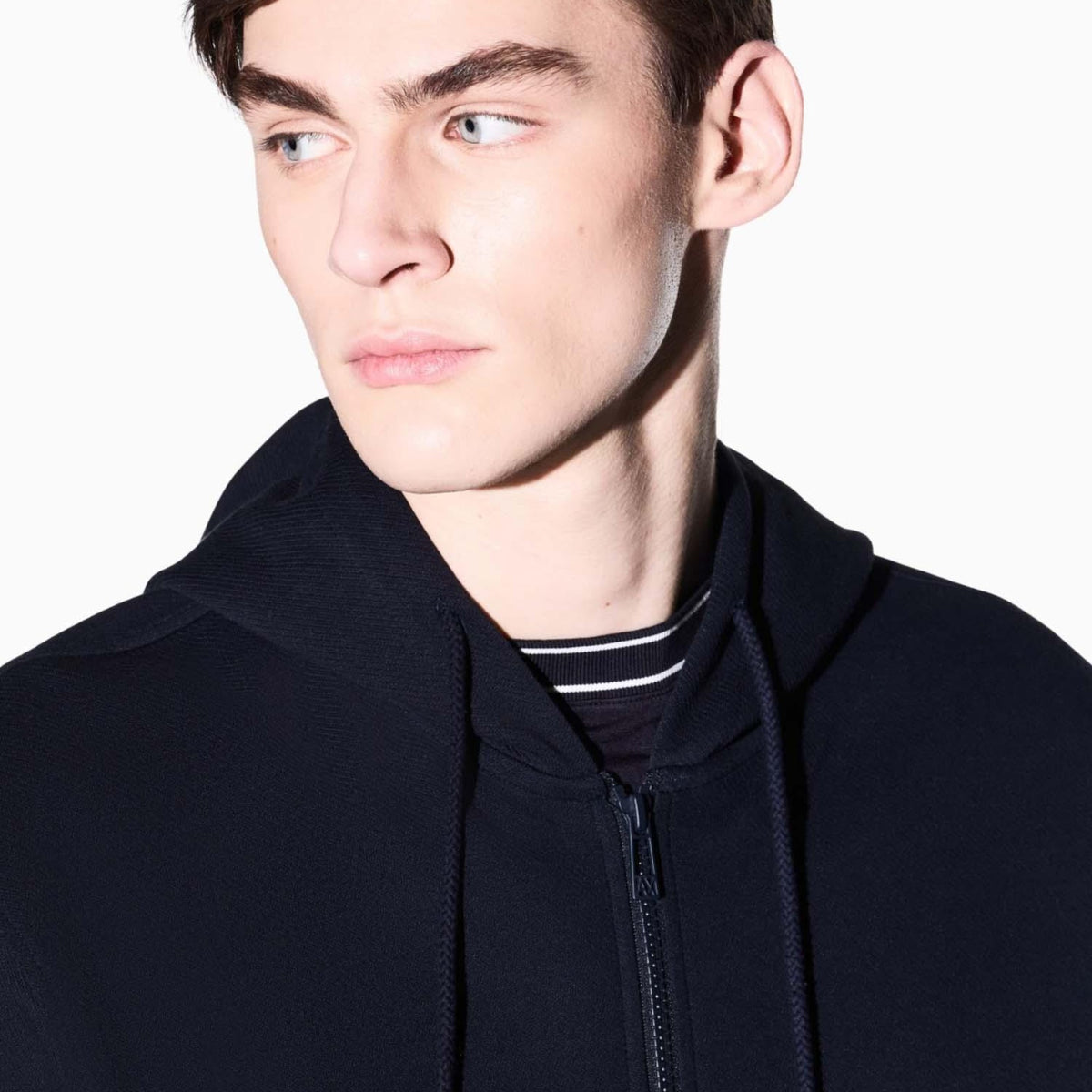 SWEATSHIRT_XM002352AF21869_UB101_Image_4
