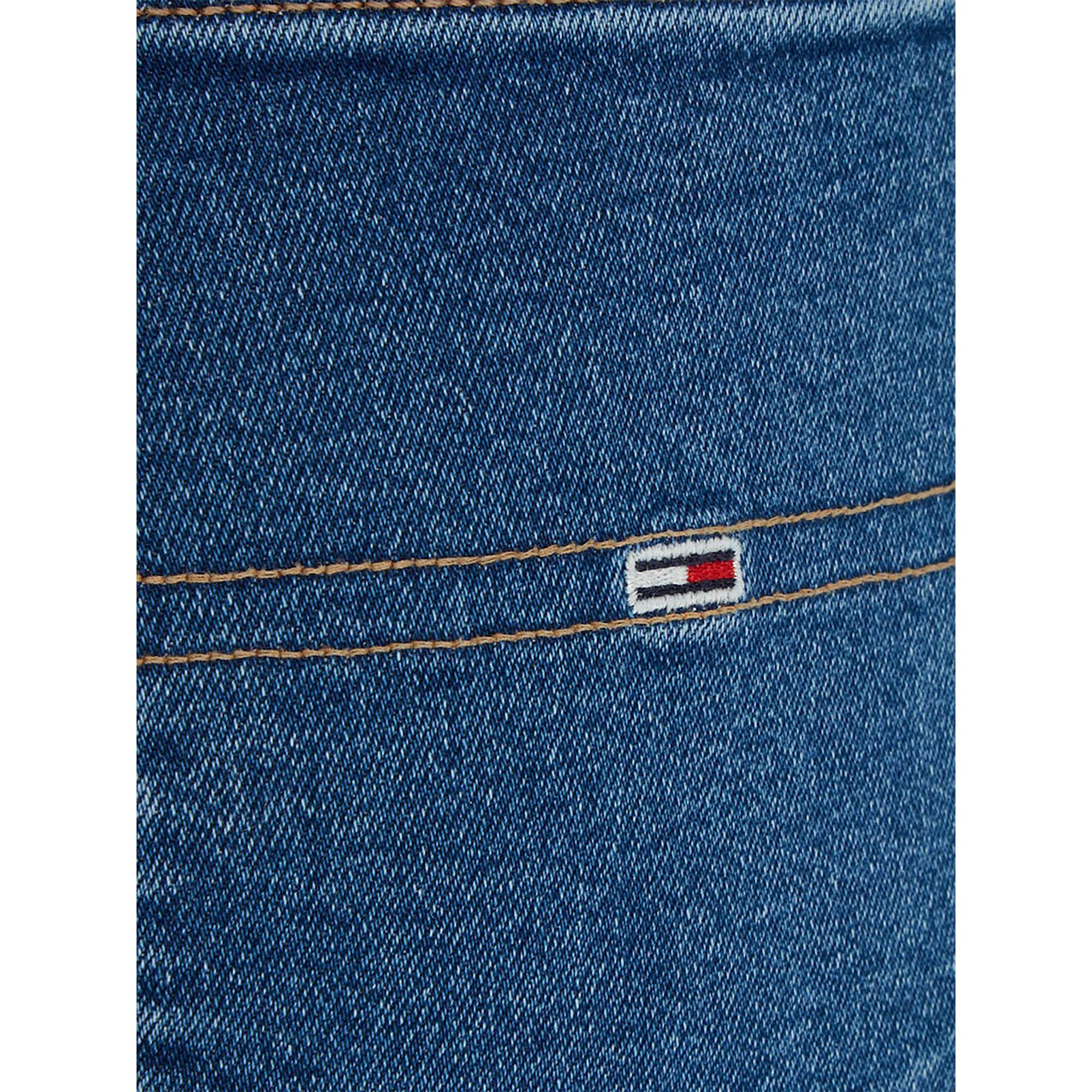 SYLVIA_HGH_SSKN_AH42_DW0DW17147_1A5_Image_5