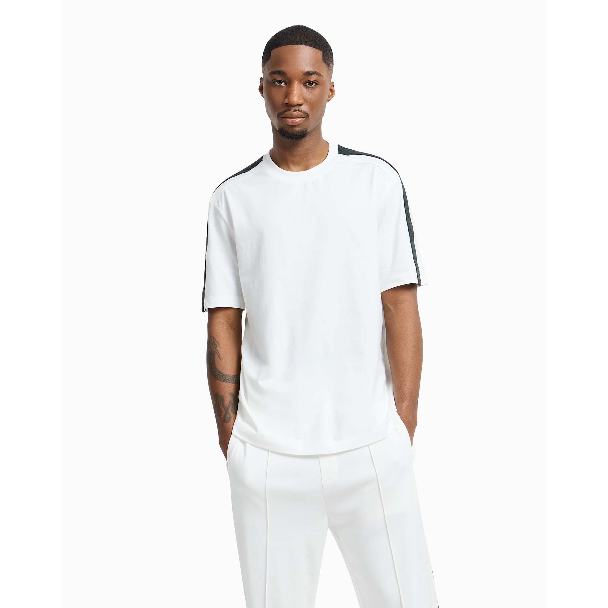 T-SHIRT_XM000322AF10361_U0009_Image_2