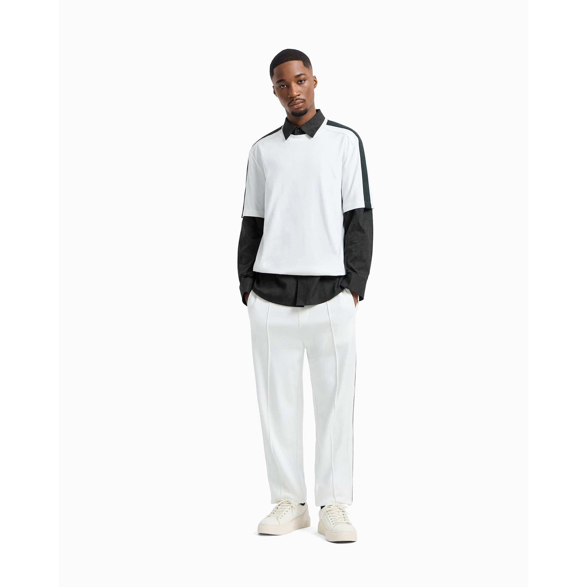 T-SHIRT_XM000322AF10361_U0009_Image_5