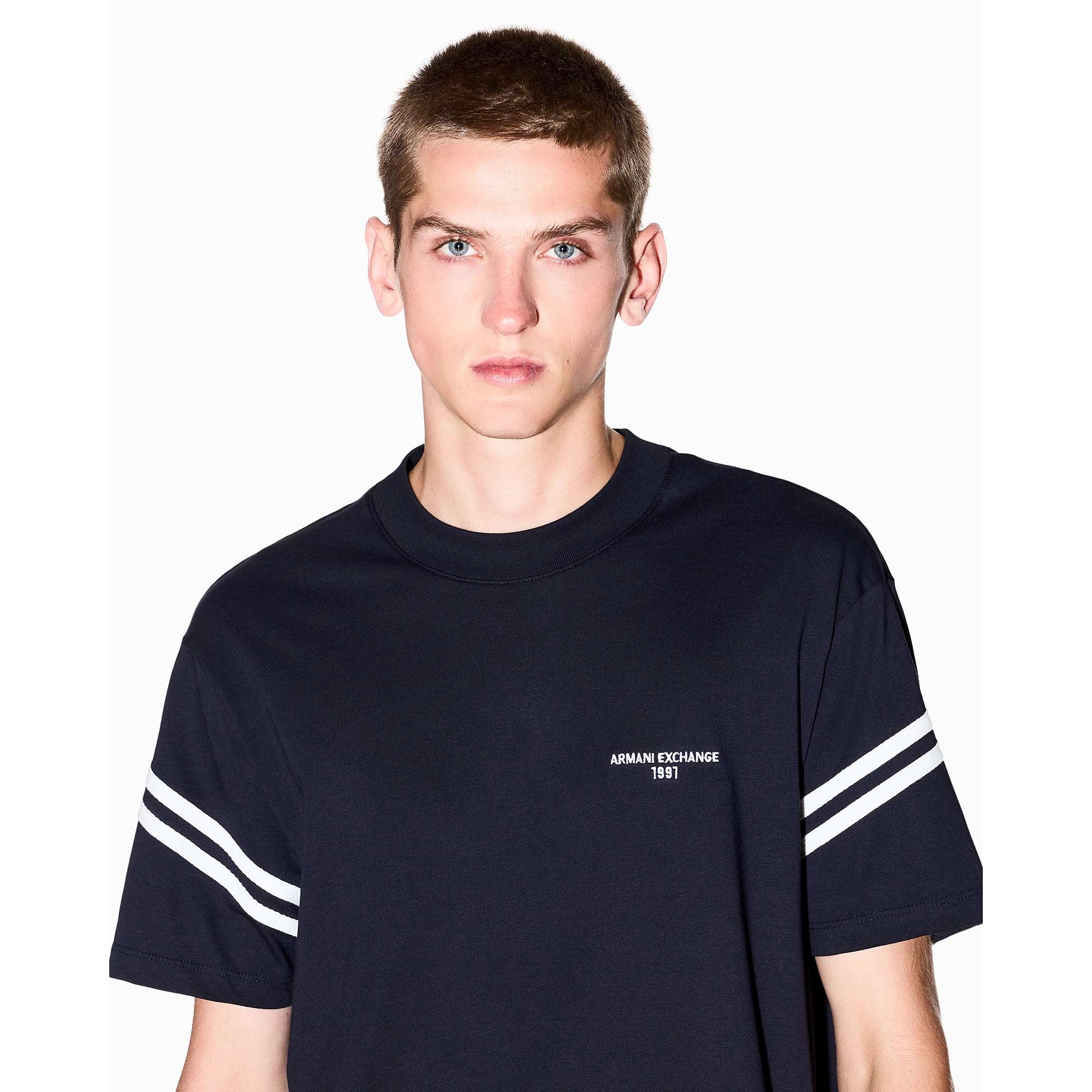 T-SHIRT_XM001081AF12308_UB101_Image_4