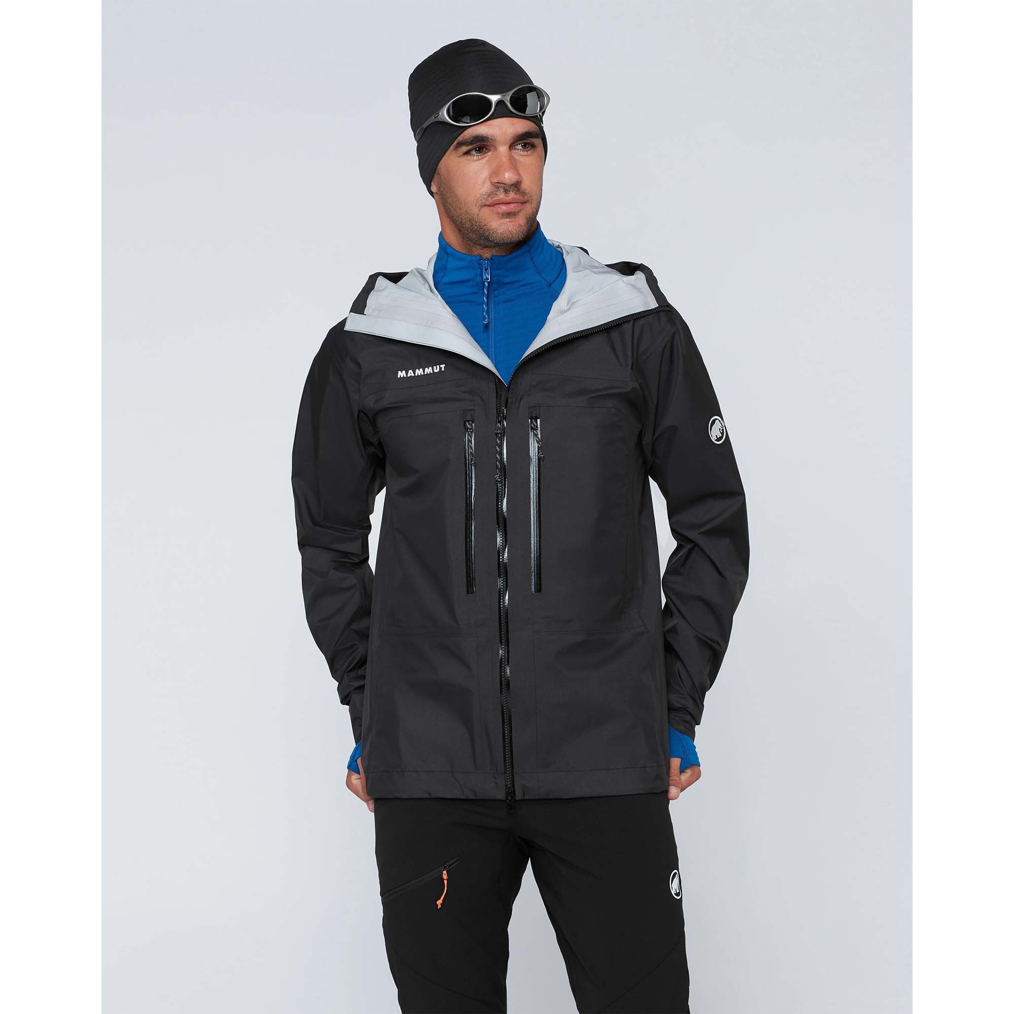 TAISS_LIGHT_HS_HOODED_JACKET_MEN_101032520_0001_Image_2