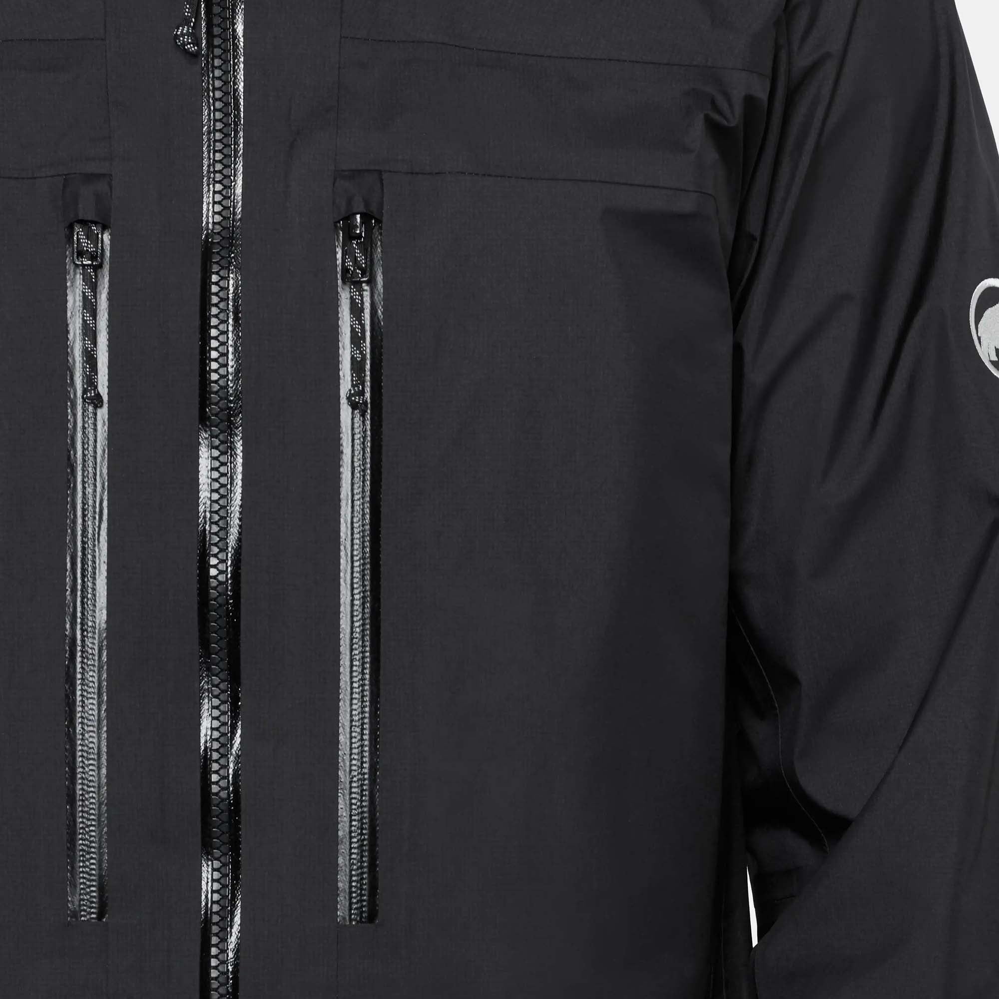 TAISS_LIGHT_HS_HOODED_JACKET_MEN_101032520_0001_Image_7