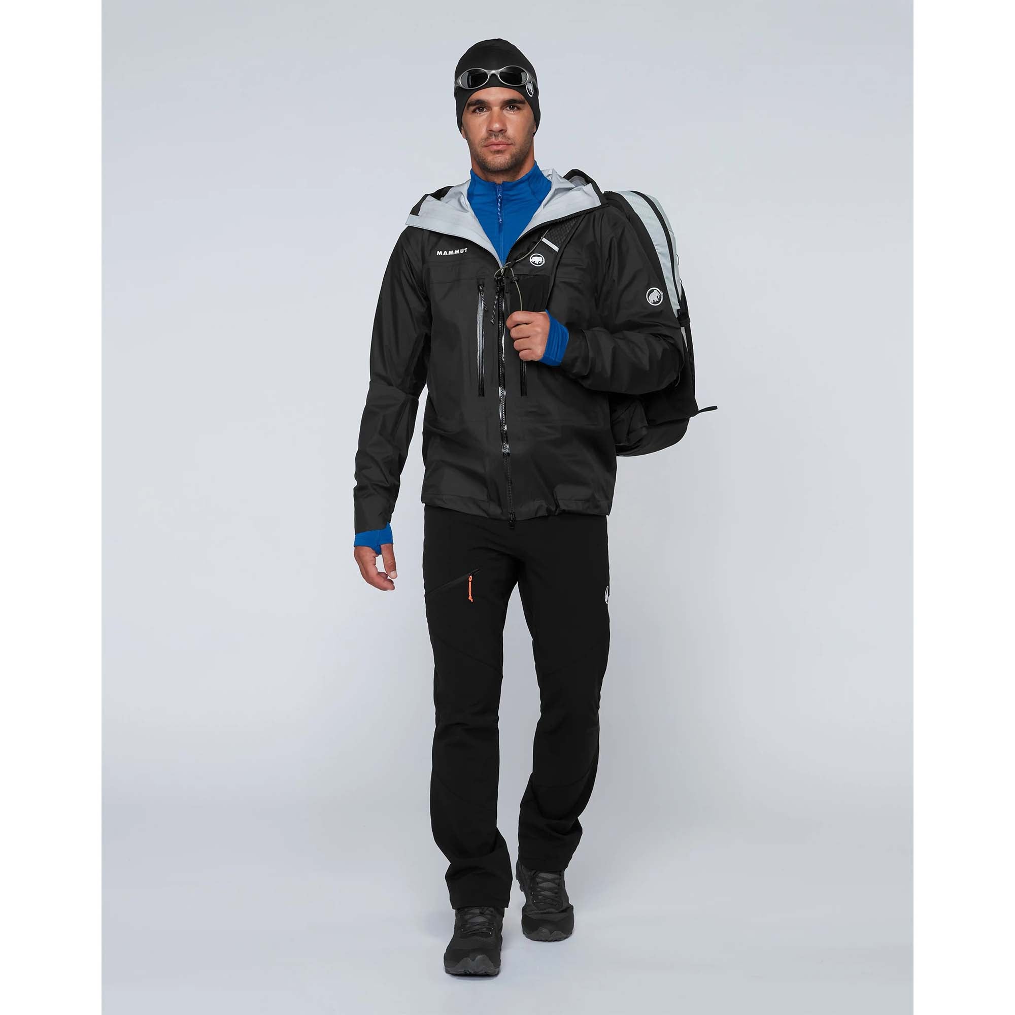 TAISS_LIGHT_HS_HOODED_JACKET_MEN_101032520_0001_Image_9