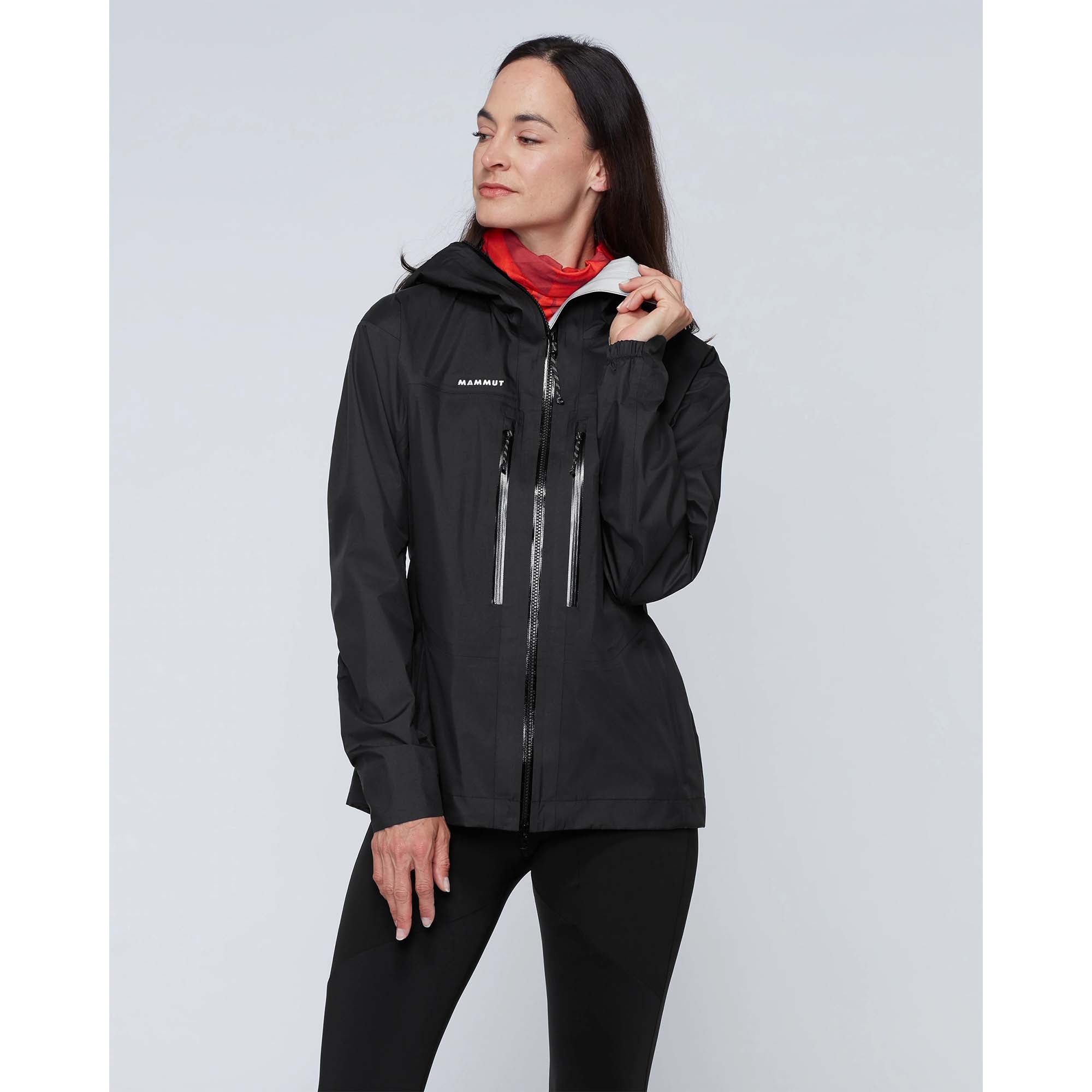 TAISS_LIGHT_HS_HOODED_JACKET_WOMEN_101032530_0001_Image_2