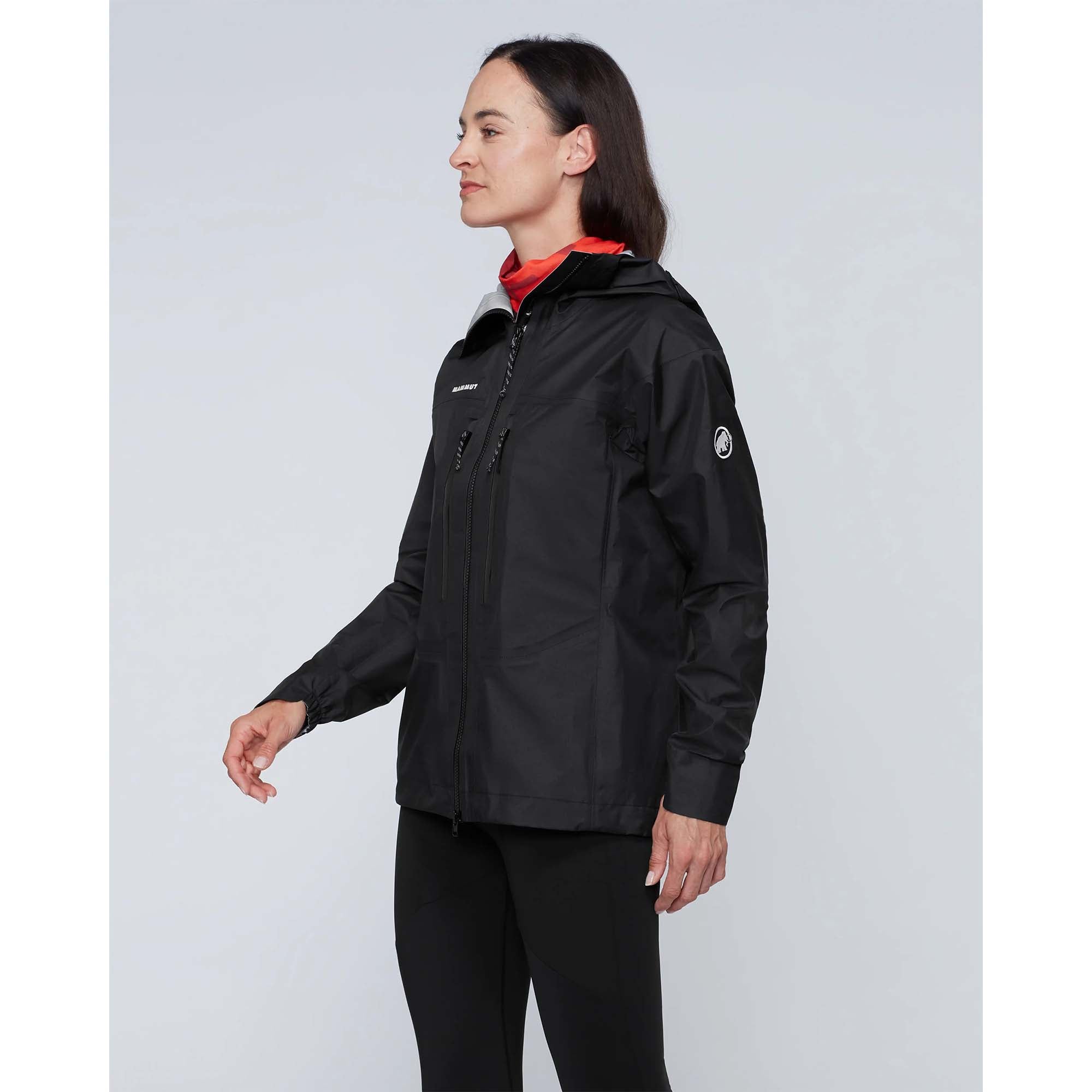 TAISS_LIGHT_HS_HOODED_JACKET_WOMEN_101032530_0001_Image_3