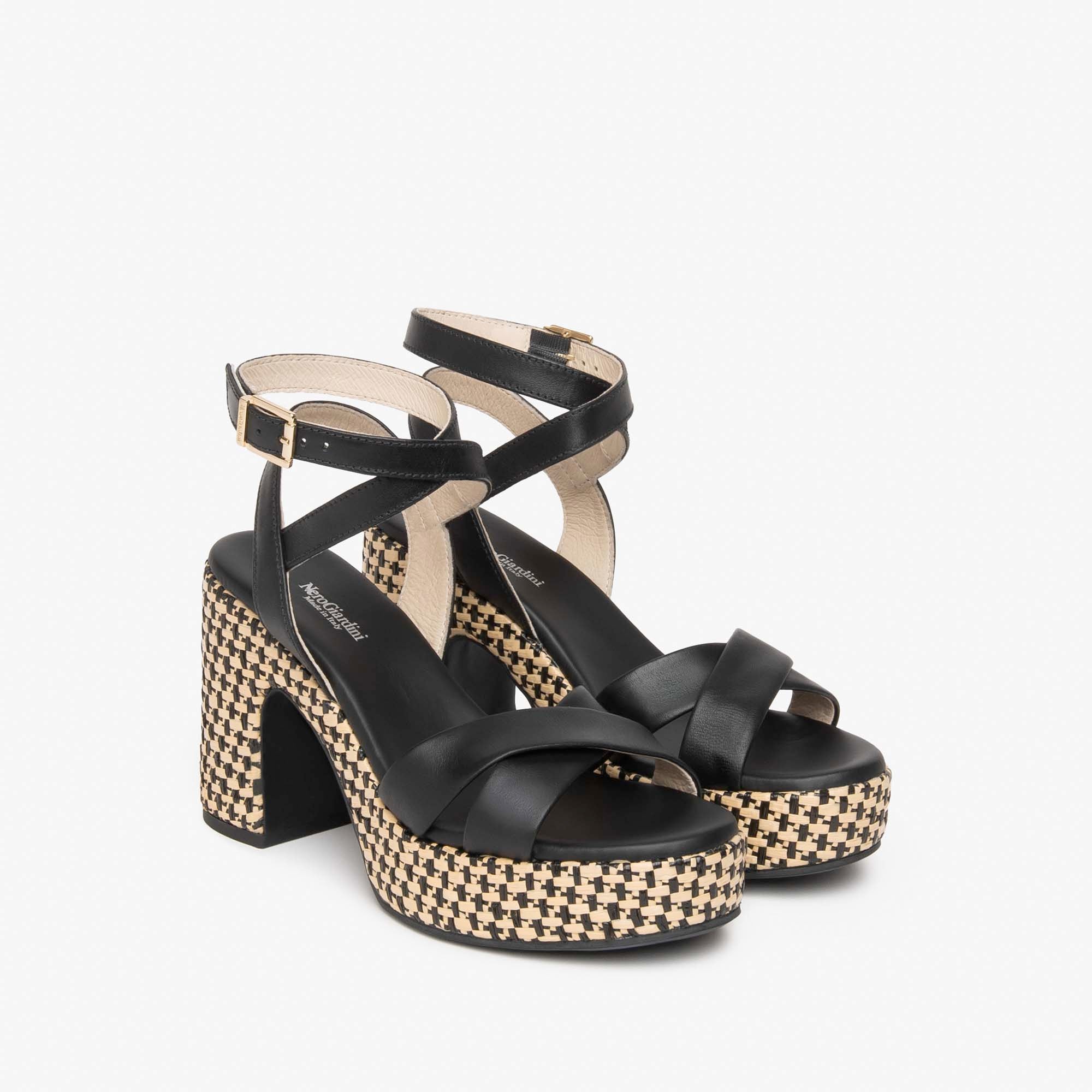 TAMIGI_PUCASSOLA_P17697_RI_E616072D_100_Image_2