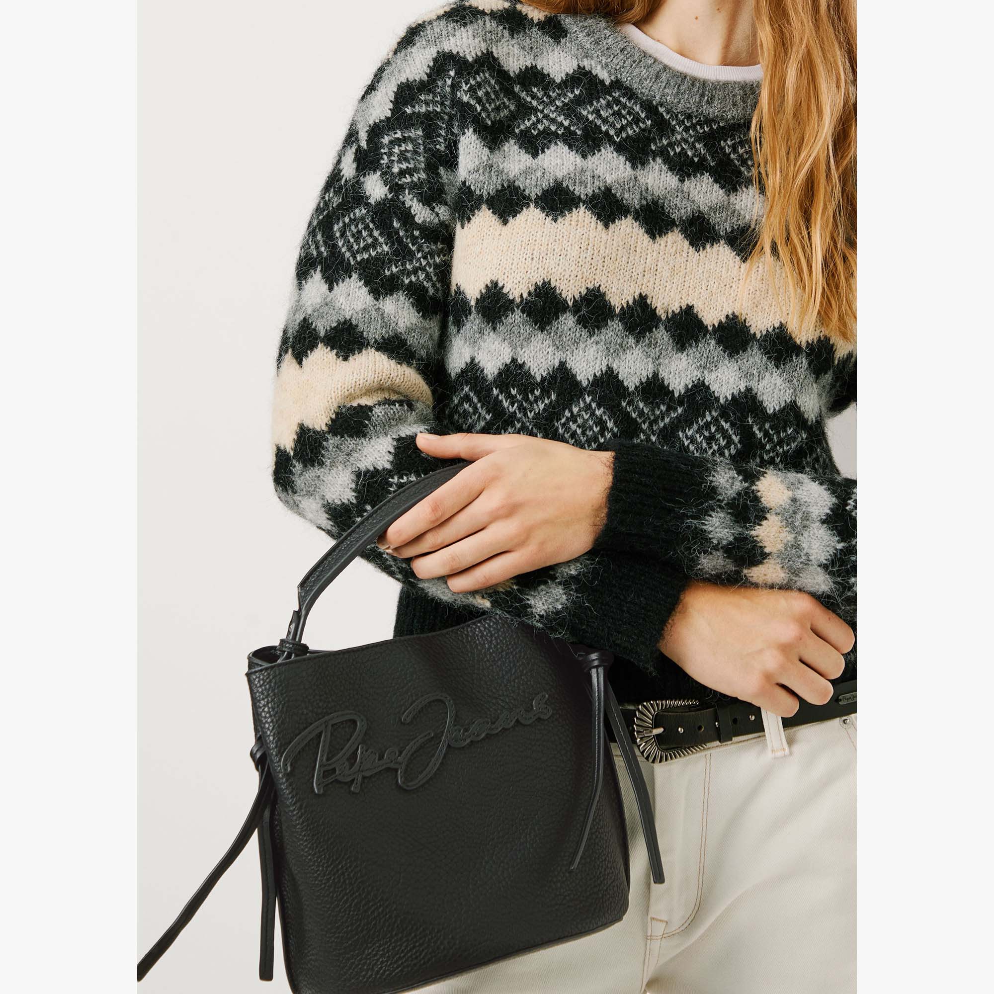 TAYLOR_SCRIPT_PL031665_999_Image_6