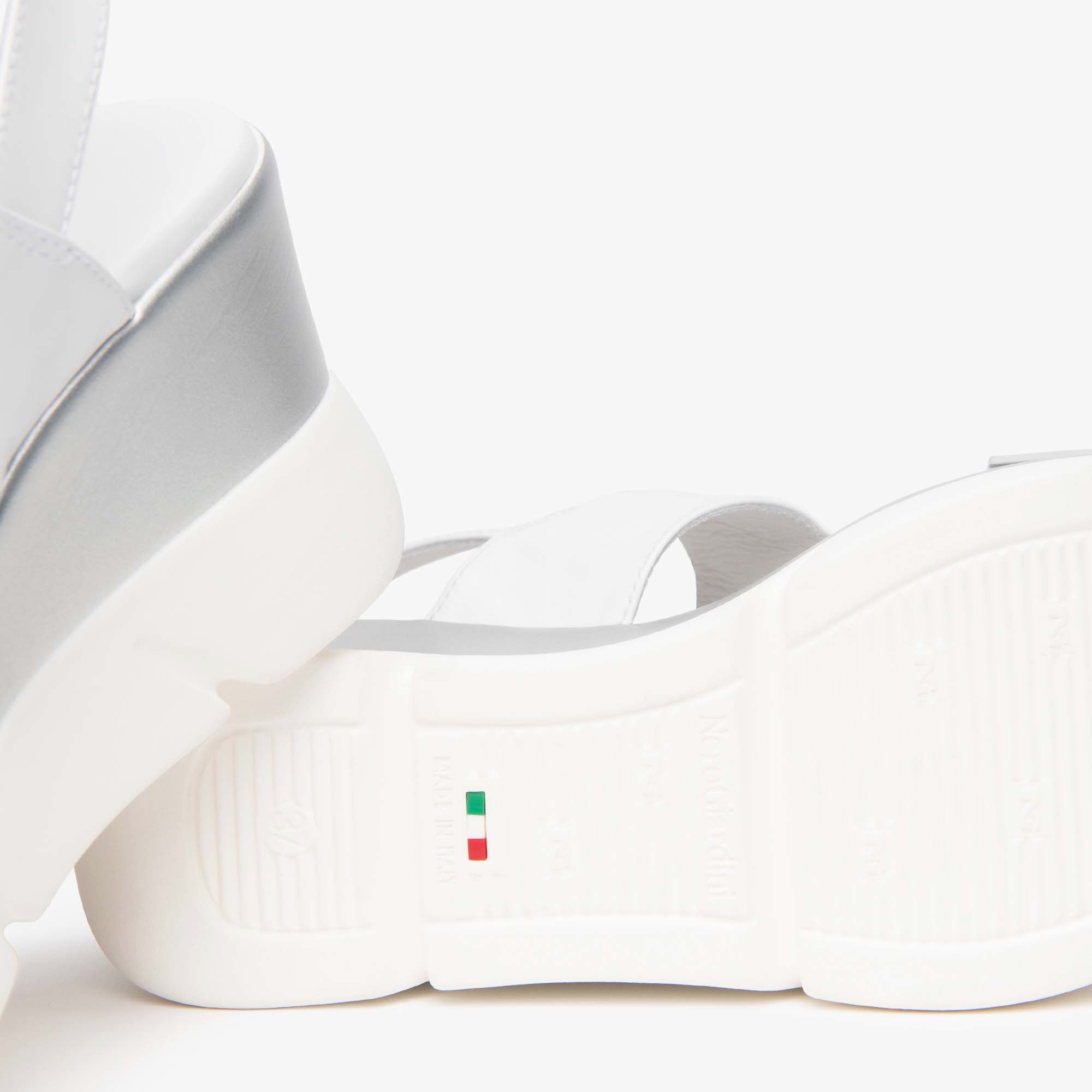 TBRILL_LOIRA_BIANCO_PUMONODNORMA_P1868_E616061D_700_Image_4