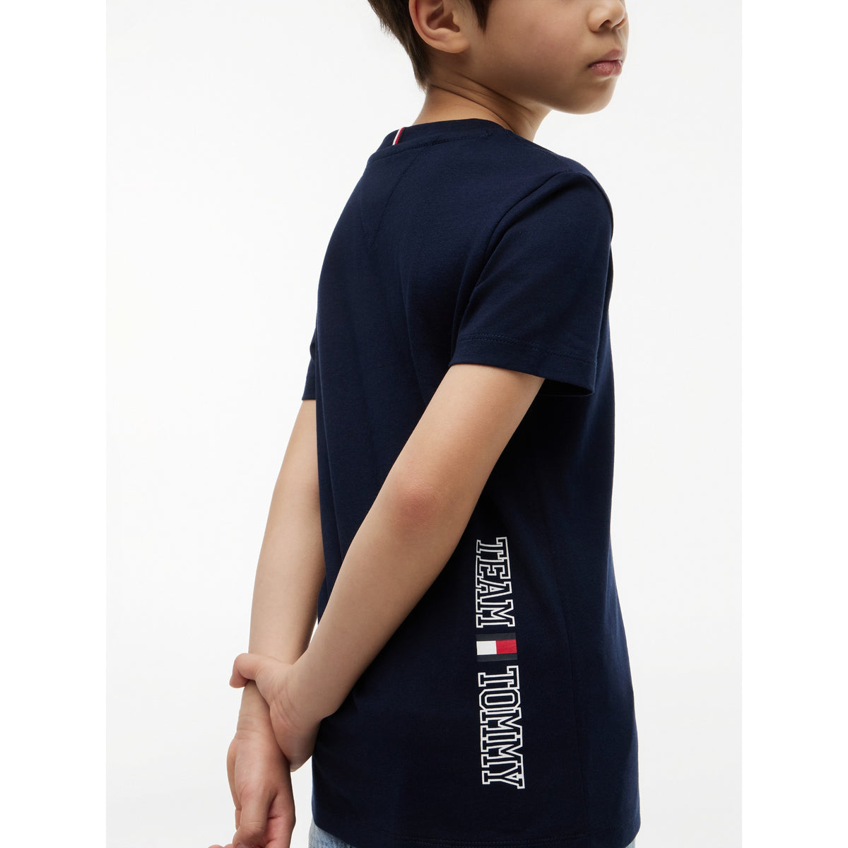 TEAM_TOMMY_GRAPHIC_T-SHIRT_SS_KB0KB10591T_C1G_Image_4