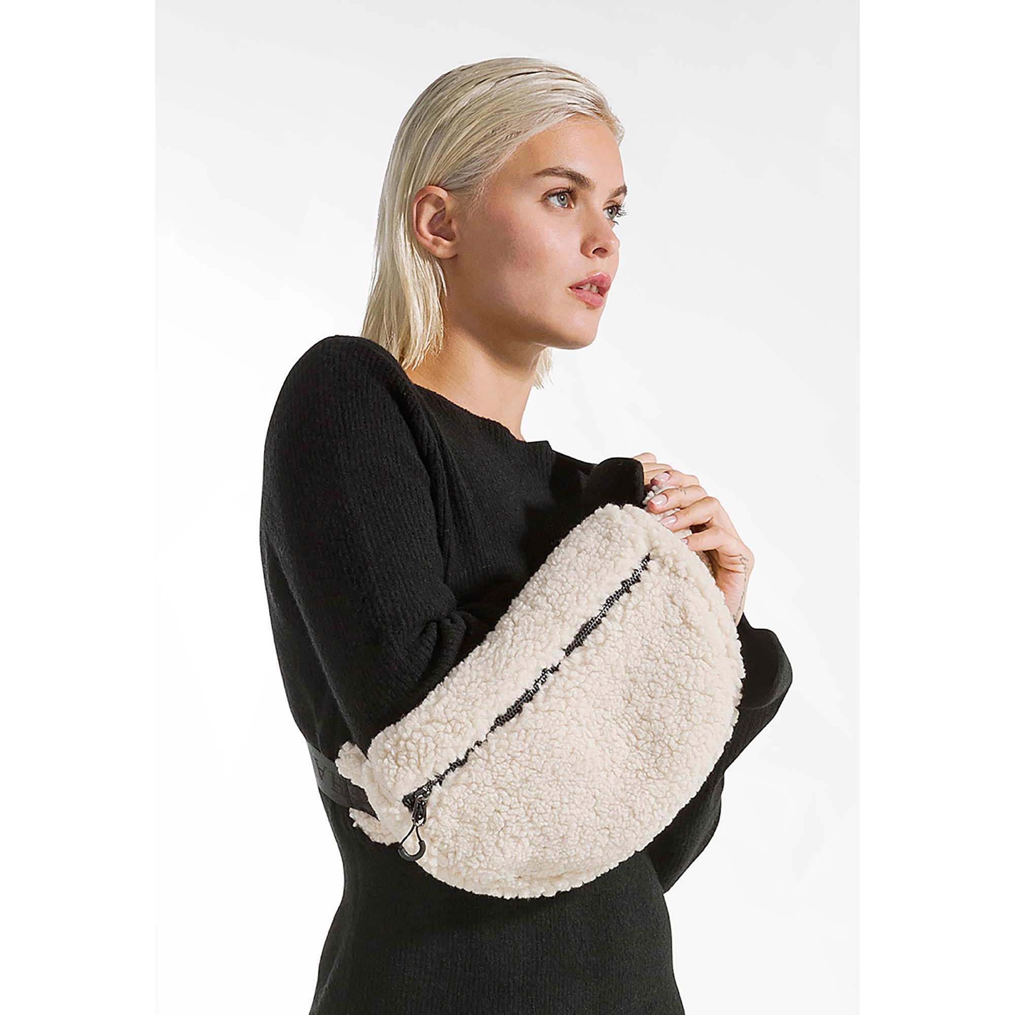 TEDDY_BELT_BAG_D12953_26005_Image_3