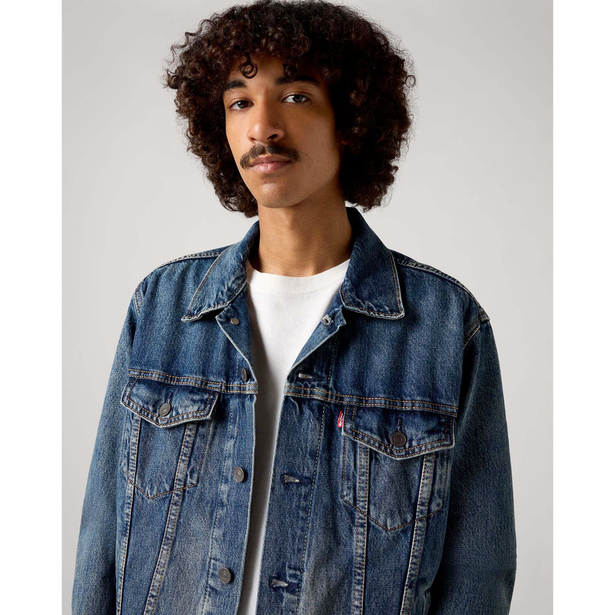THE_TRUCKER_JACKET_BROADWAY_TERRACE_TRUC_72334_0573_Image_4
