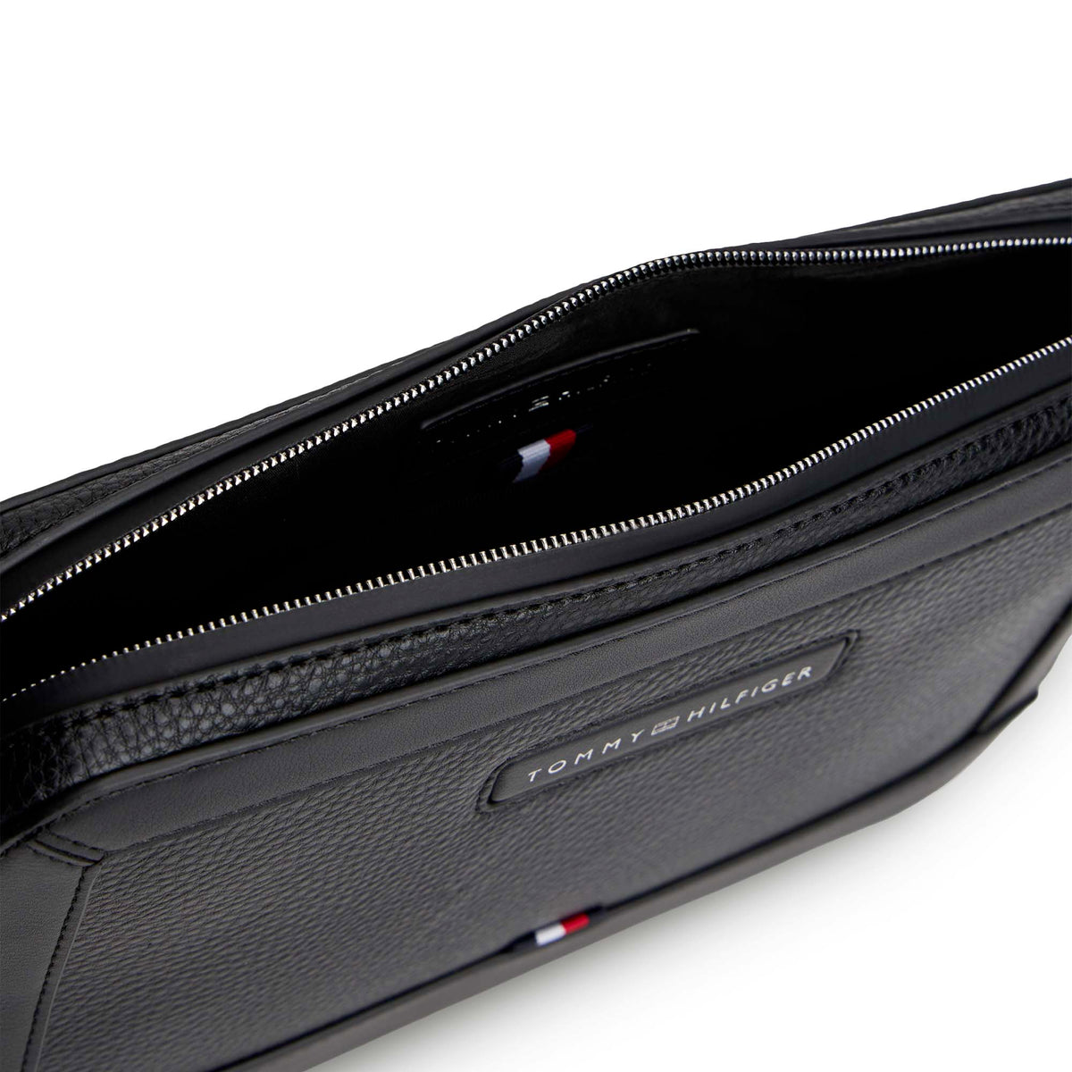 TH_CENTRAL_POUCH_AM0AM13953_BDS_Image_4