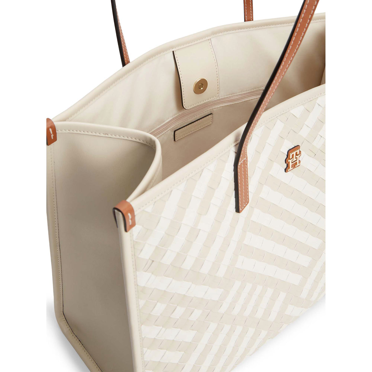 TH_CITY_TOTE_AW0AW18394_0F4_Image_3