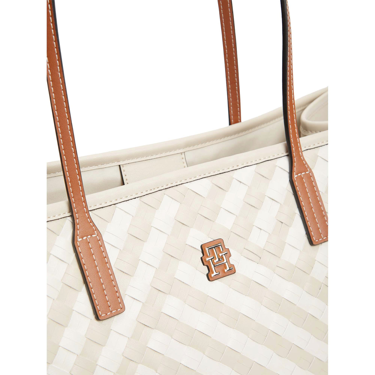TH_CITY_TOTE_AW0AW18394_0F4_Image_4