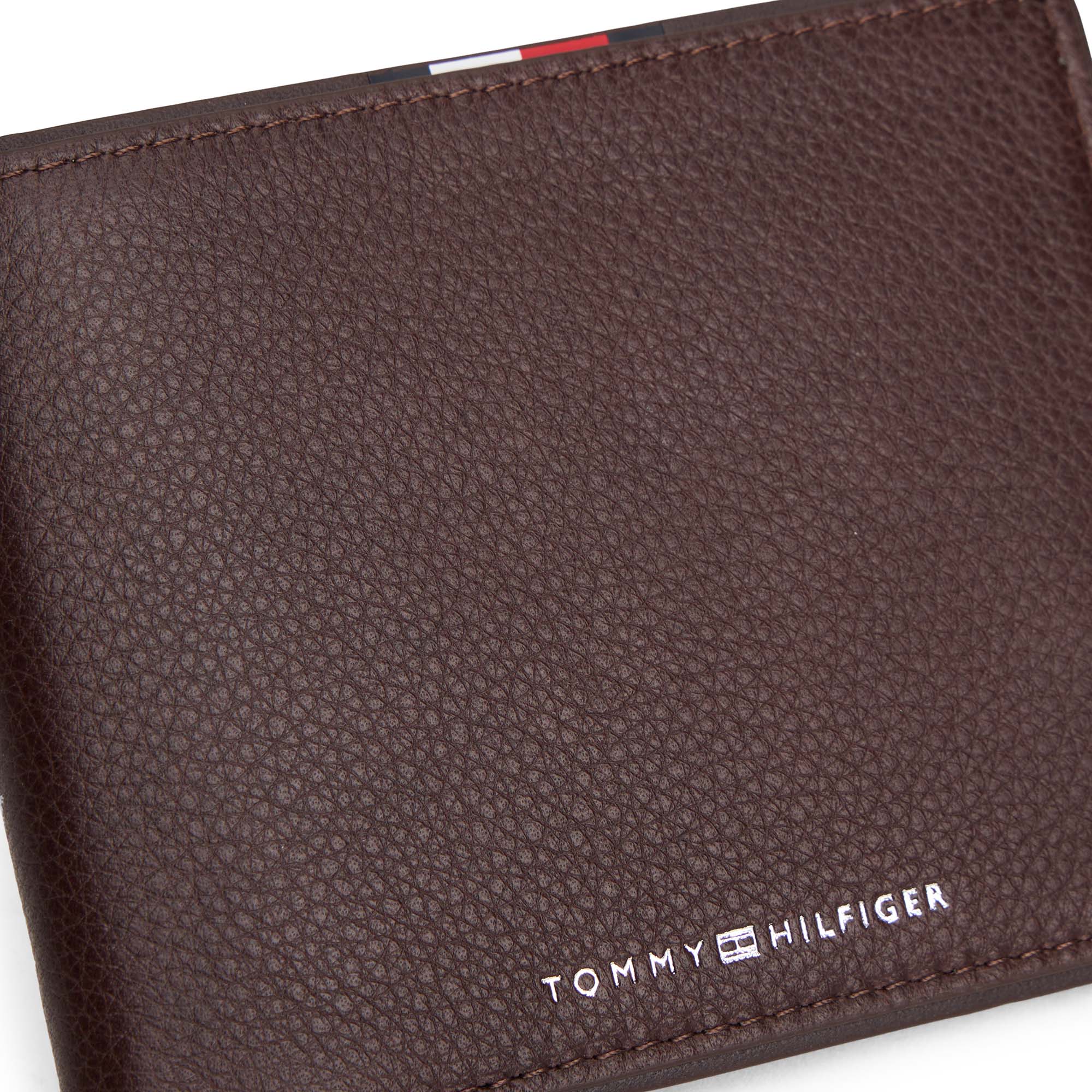 TH_CORP_CC_COIN_AM0AM13740_GB6_Image_4