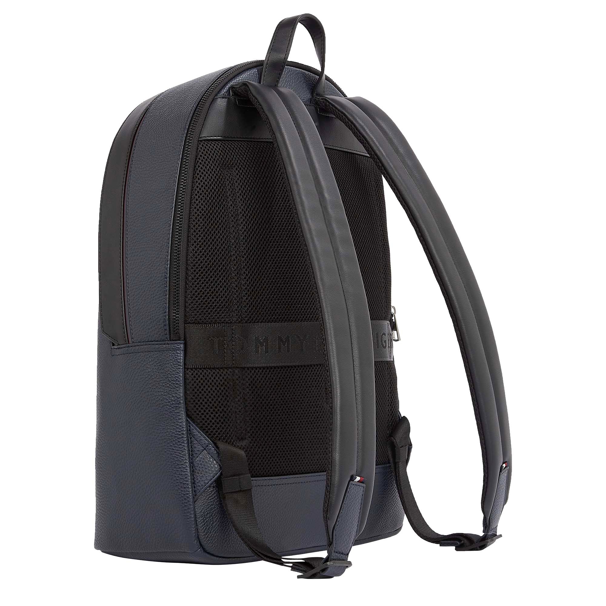 TH_CORP_DOME_BACKPACK_AM0AM13070_DW6_Image_2