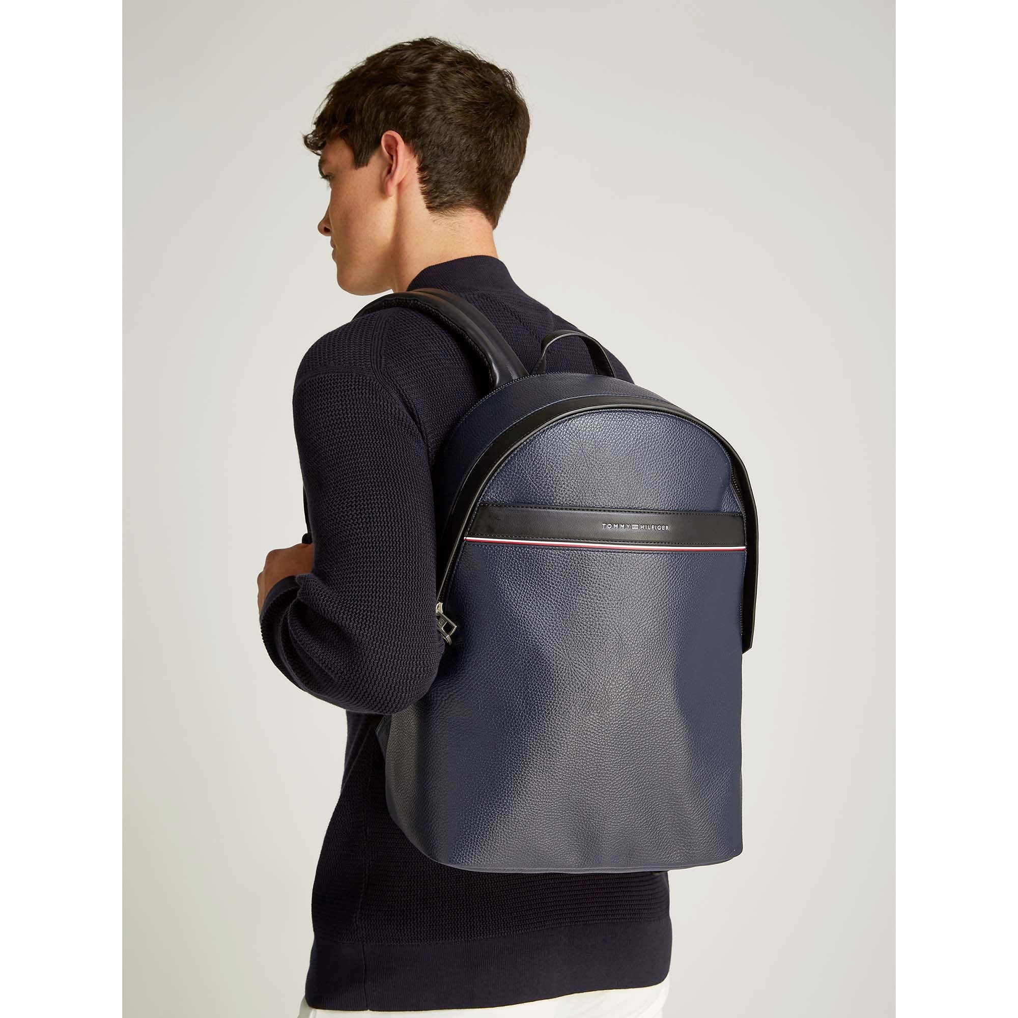 TH_CORP_DOME_BACKPACK_AM0AM13070_DW6_Image_5