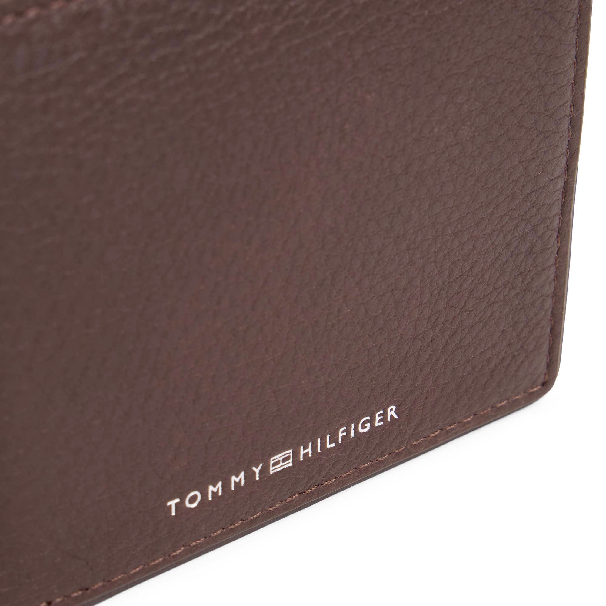 TH_CORP_MINI_CC_WALLET_AM0AM13739_GB6_Image_4