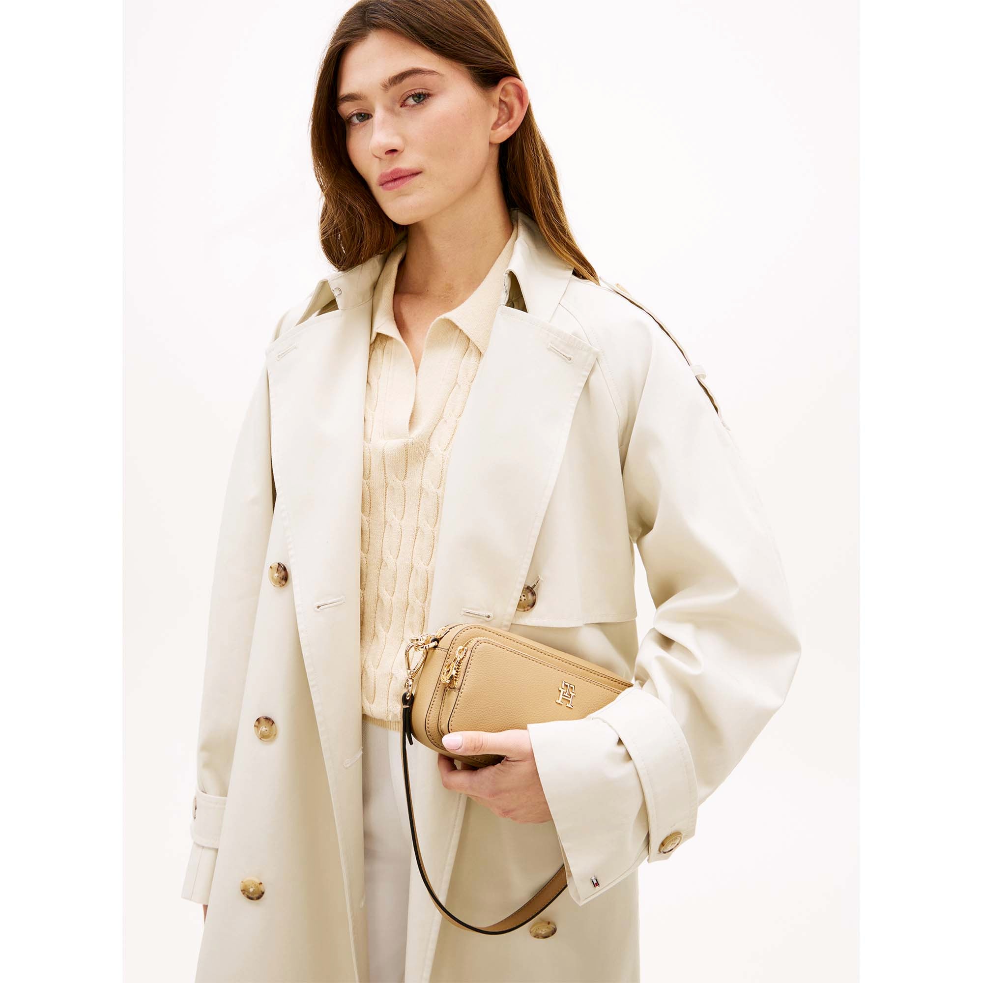 TH_DAILY_CAMERA_BAG_AW0AW18377_RBC_Image_5