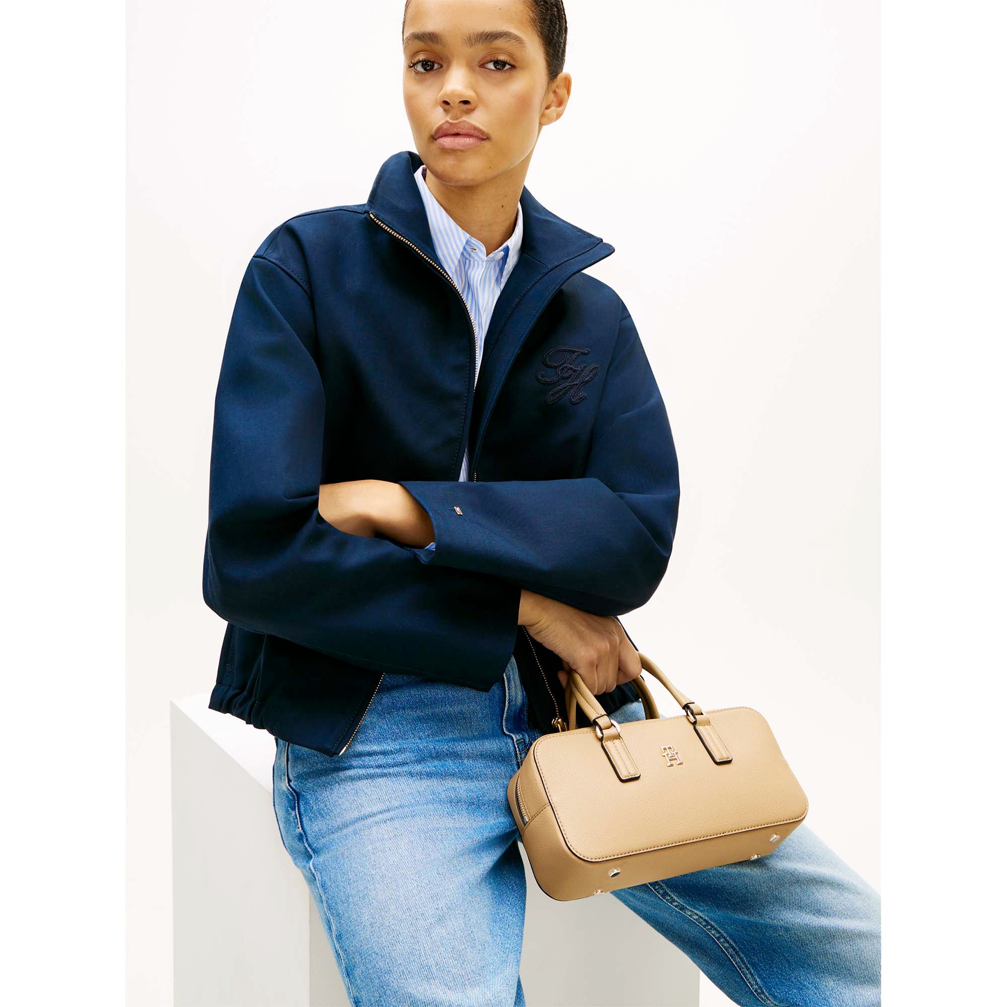 TH_DAILY_CROSSOVER_AW0AW18378_RBC_Image_5