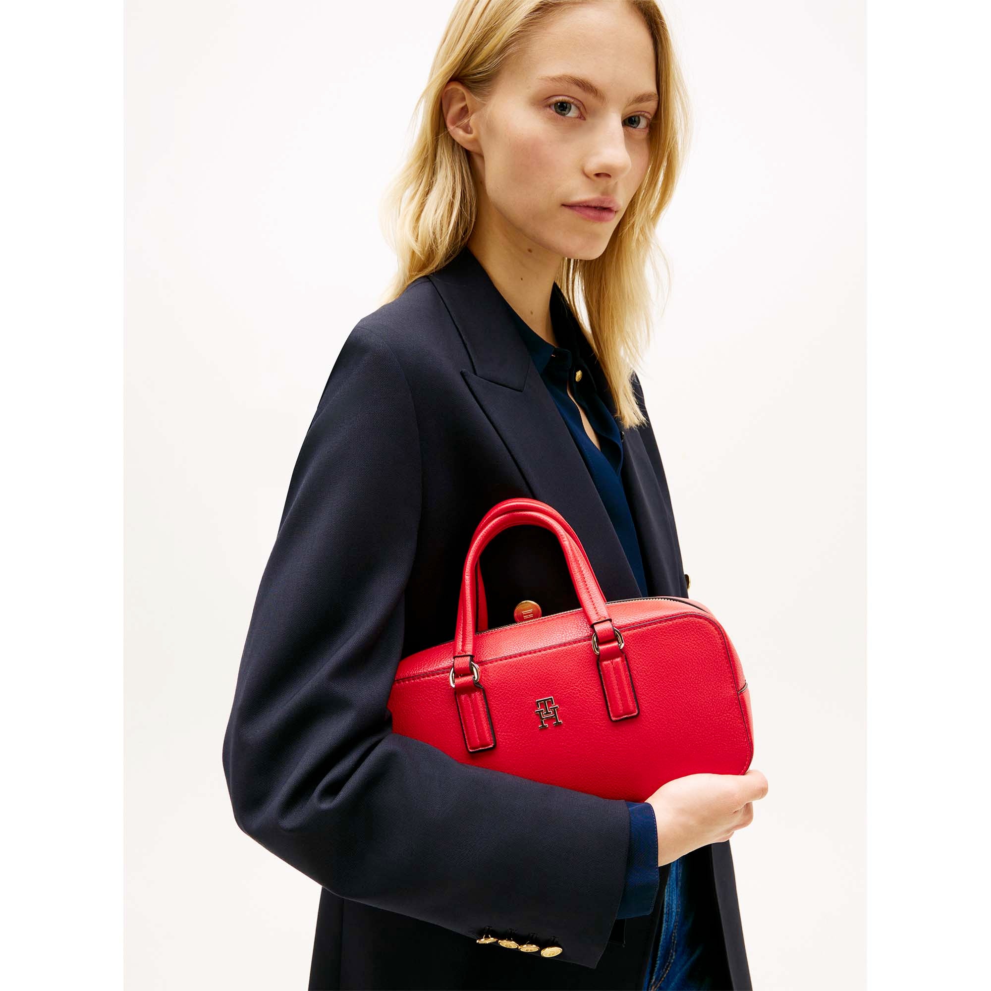 TH_DAILY_CROSSOVER_AW0AW18378_XLG_Image_5