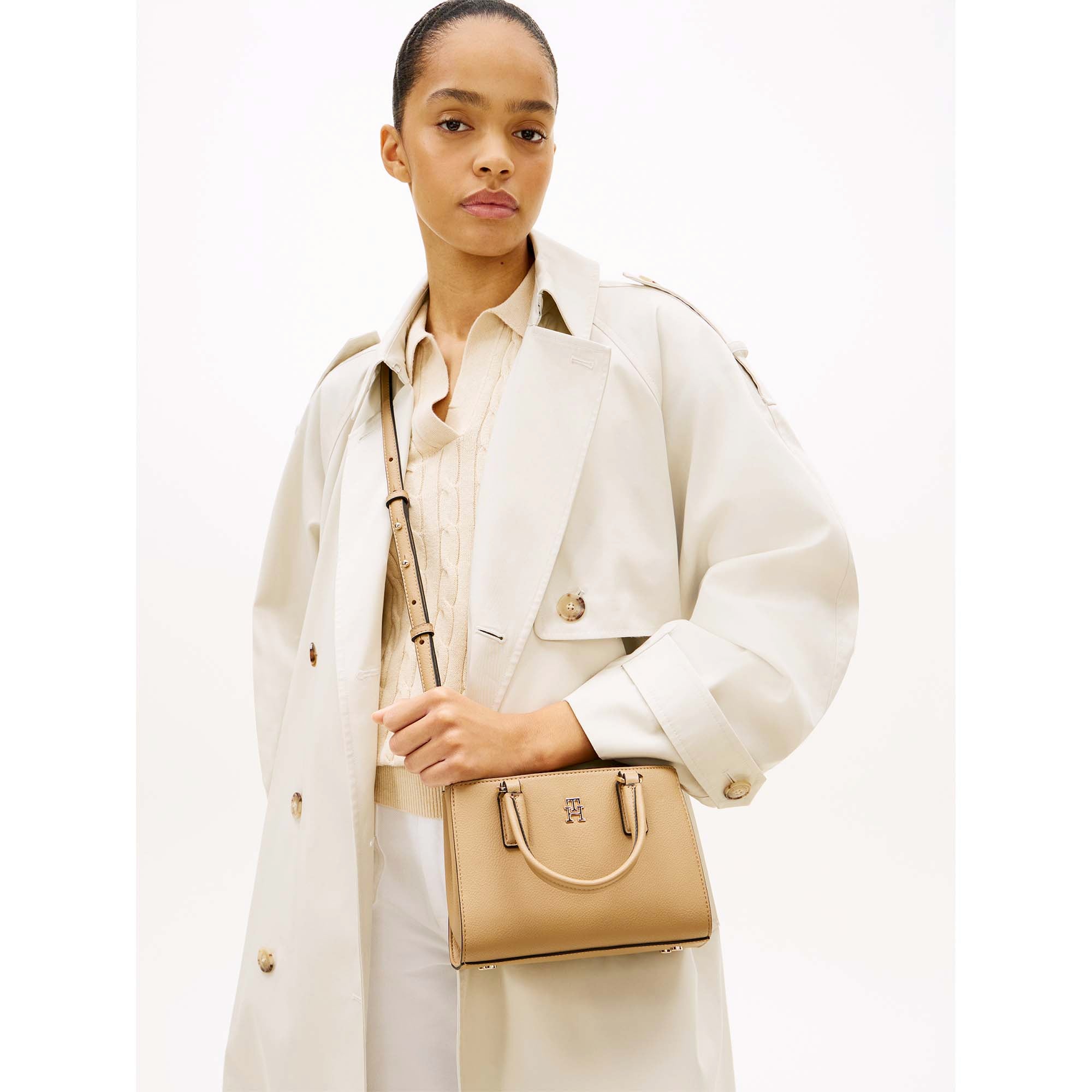 TH_DAILY_MINI_TOTE_AW0AW18379_RBC_Image_5