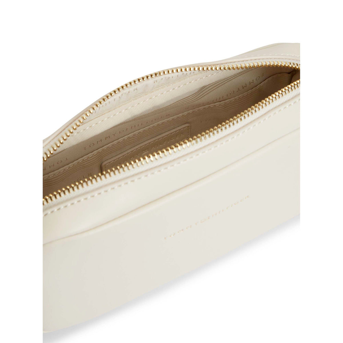TH_ESSENTIAL_CAMERA_BAG_AW0AW18370_AEO_Image_4