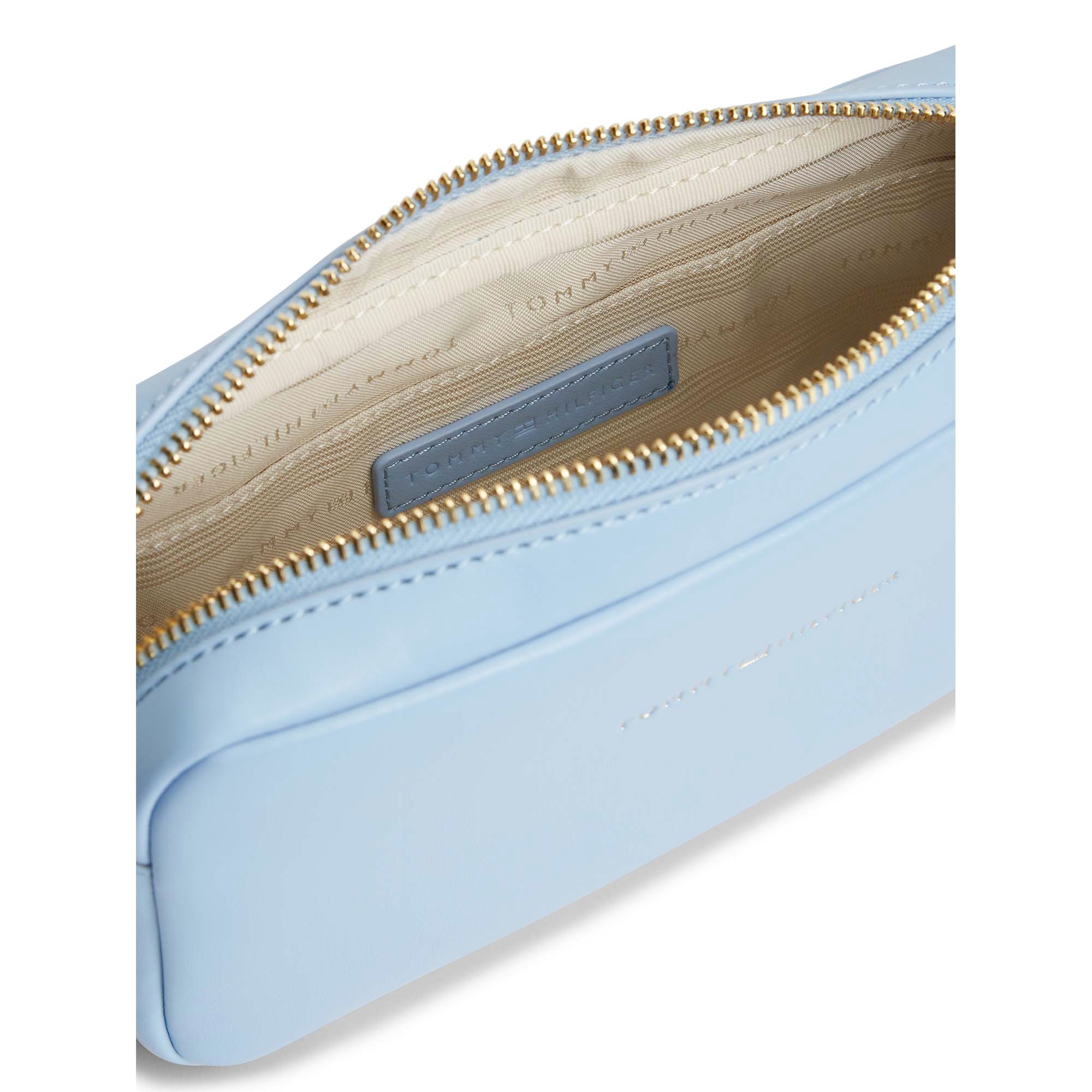 TH_ESSENTIAL_CAMERA_BAG_AW0AW18370_C1Y_Image_4